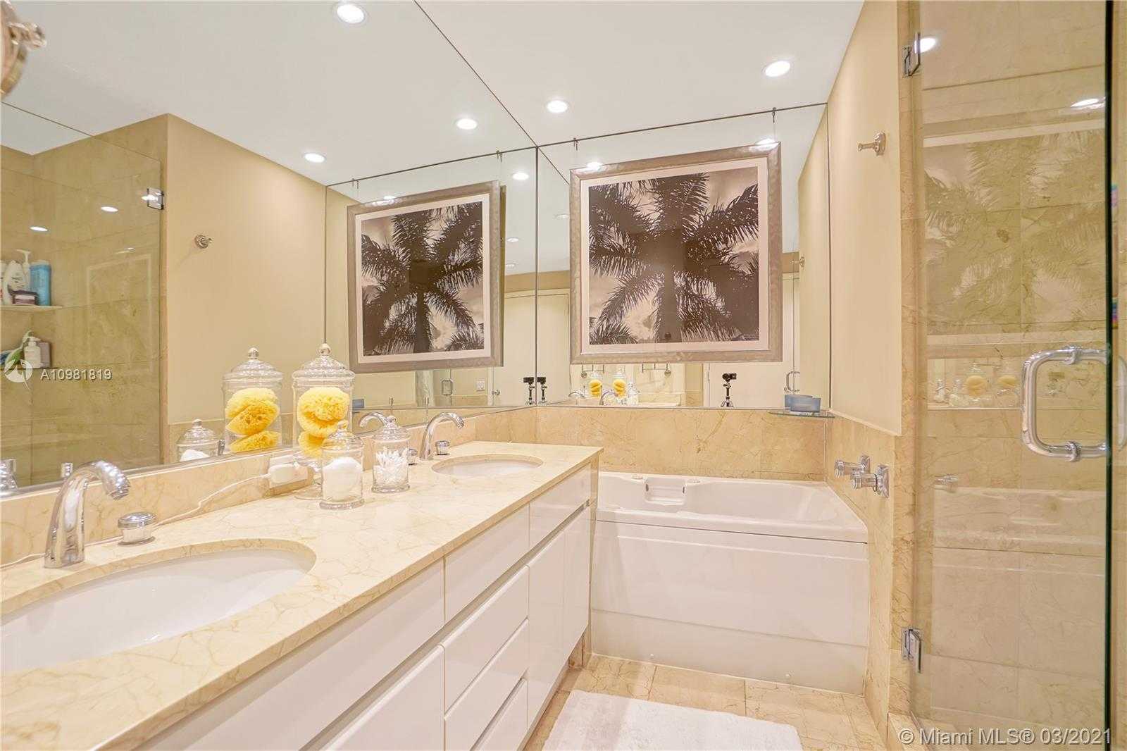 Small Image of 808 BRICKELL KEY DR #1006, Miami Number 12
