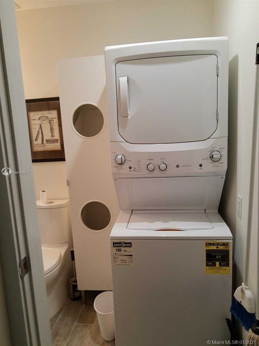 Small Image of 4720 PINE TREE DR #8, Miami Beach Number 10