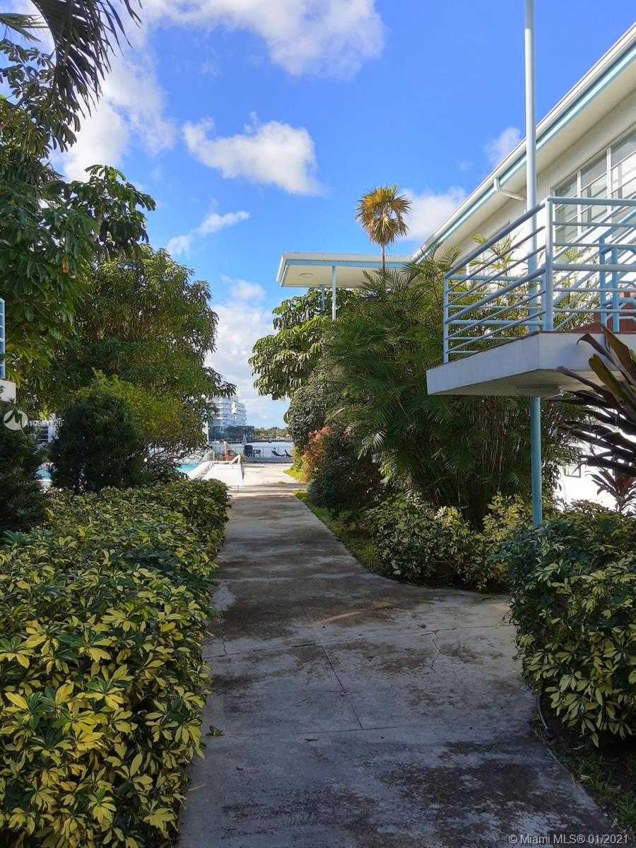 Small Image of 4720 PINE TREE DR #8, Miami Beach Number 11