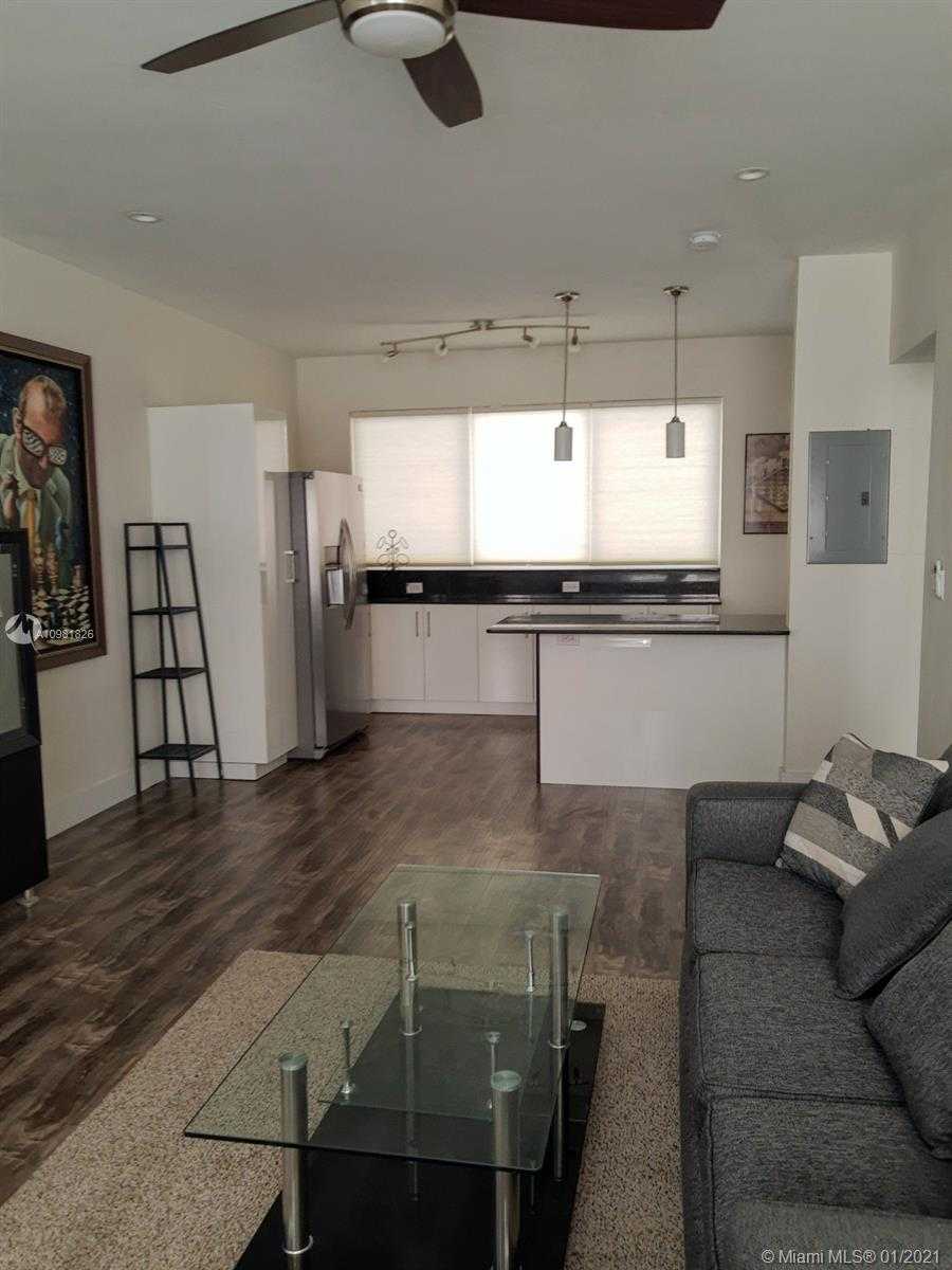 Small Image of 4720 PINE TREE DR #8, Miami Beach Number 2