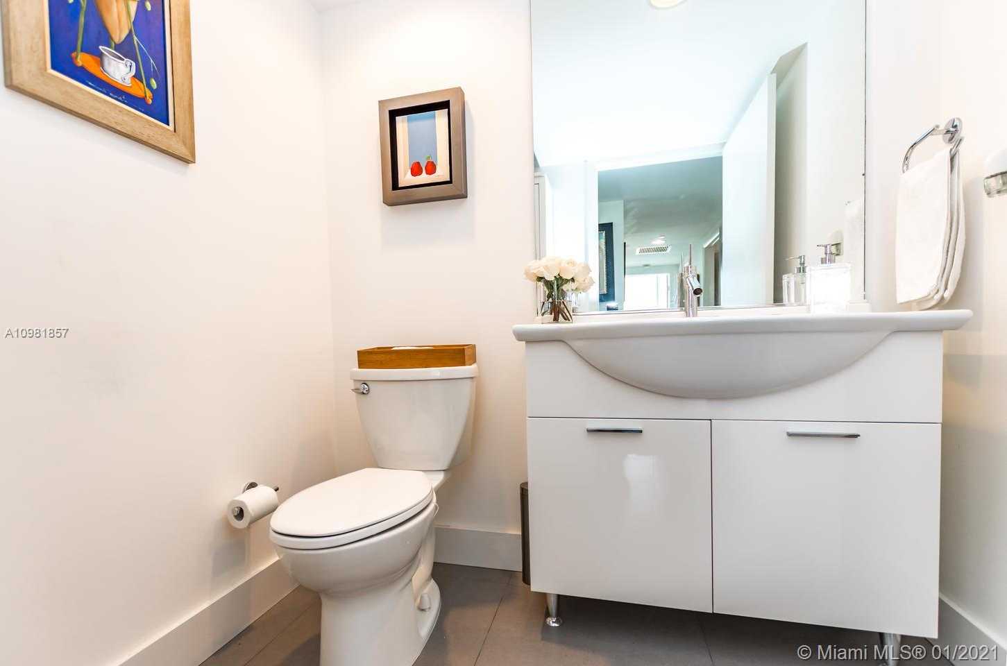 Small Image of 465 BRICKELL AVE #3901, Miami Number 19
