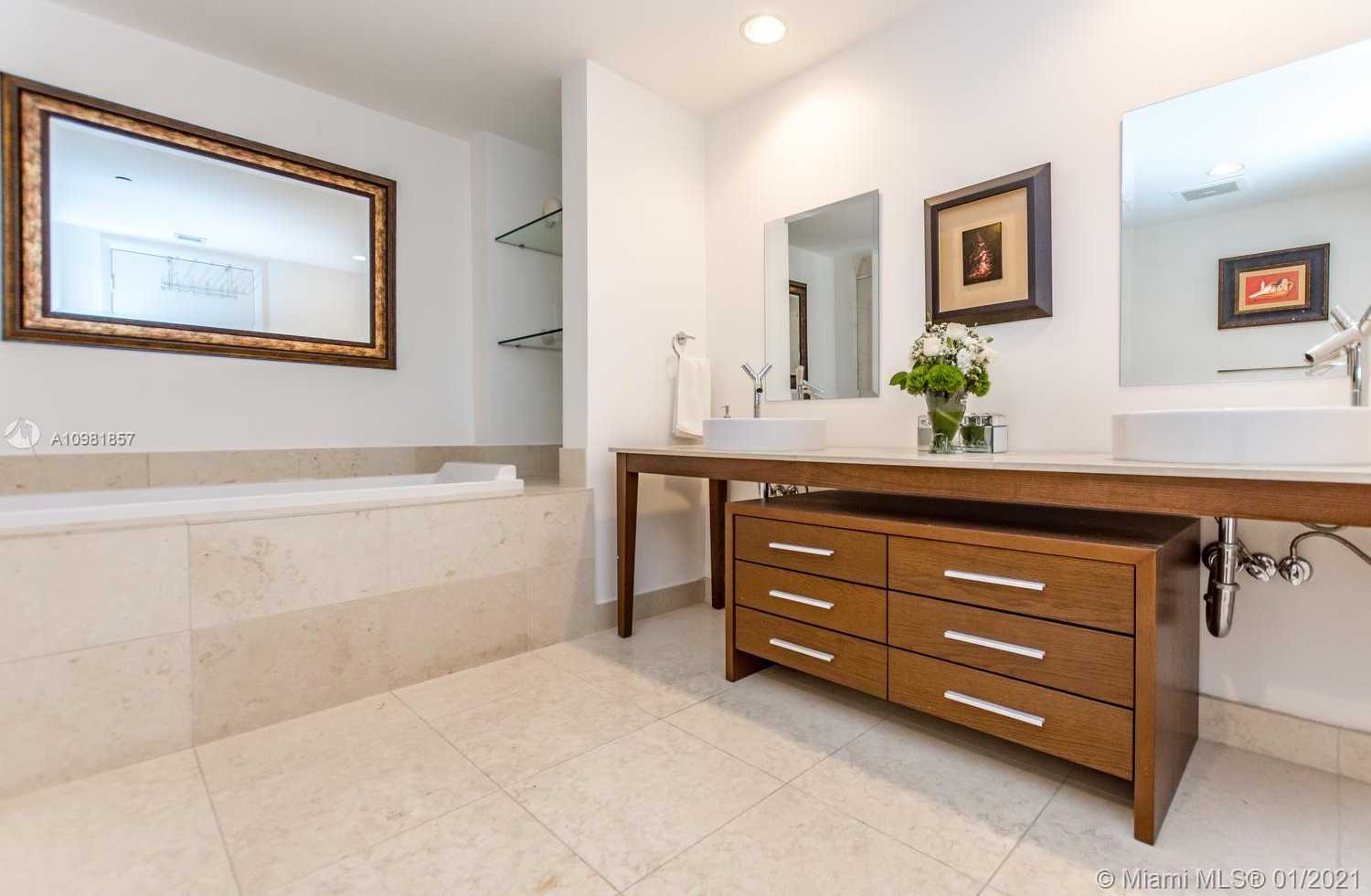 Small Image of 465 BRICKELL AVE #3901, Miami Number 22