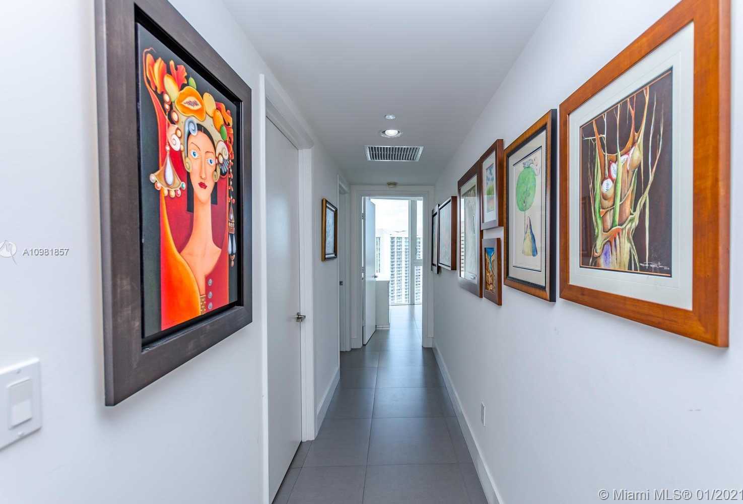 Small Image of 465 BRICKELL AVE #3901, Miami Number 4