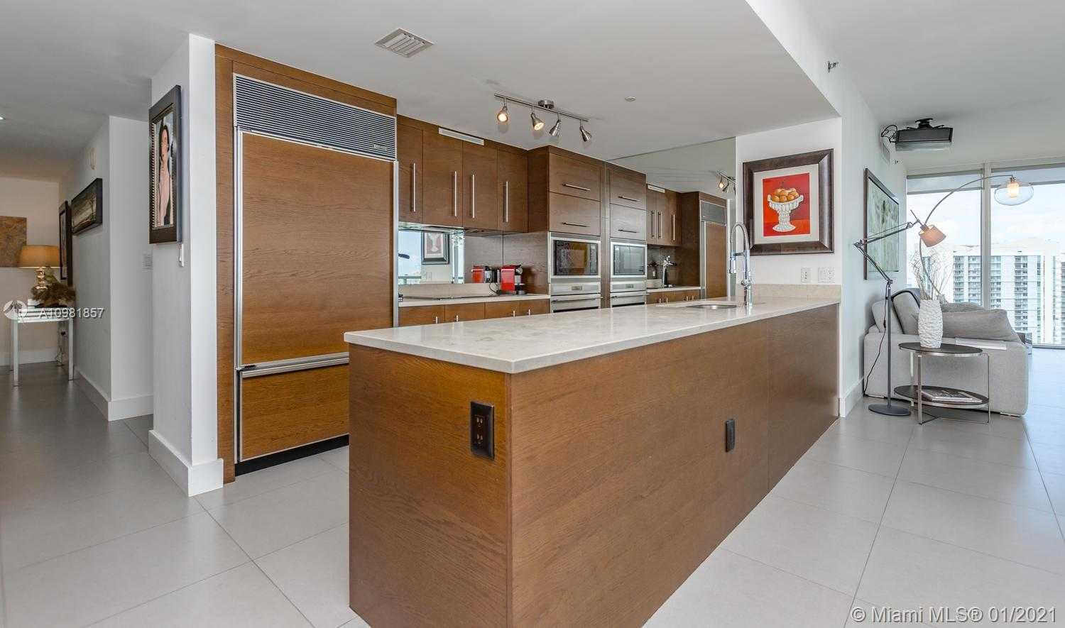 Small Image of 465 BRICKELL AVE #3901, Miami Number 6