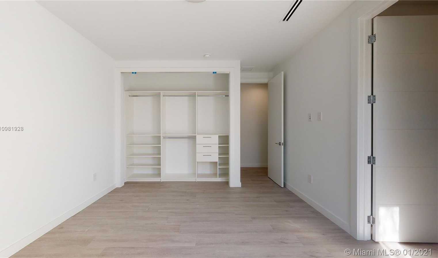 Small Image of 3118 GIFFORD LN #3118, Miami Number 38