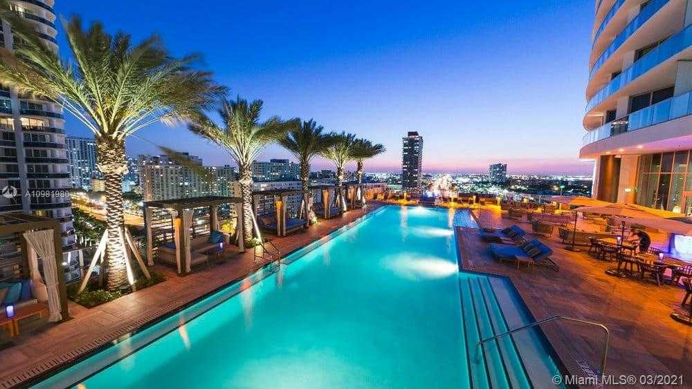 Small Image of 4111 S Ocean Dr, Hollywood, FL 33019, USA Number 3