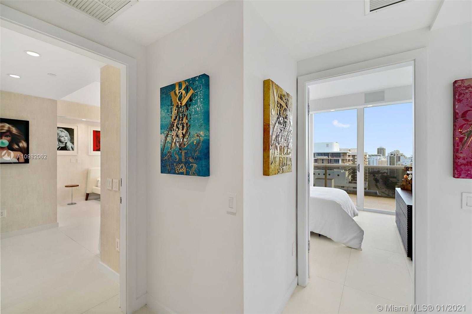 Small Image of 5875 COLLINS AVE #PH8, Miami Beach Number 16