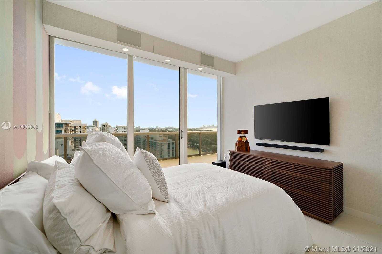 Small Image of 5875 COLLINS AVE #PH8, Miami Beach Number 18