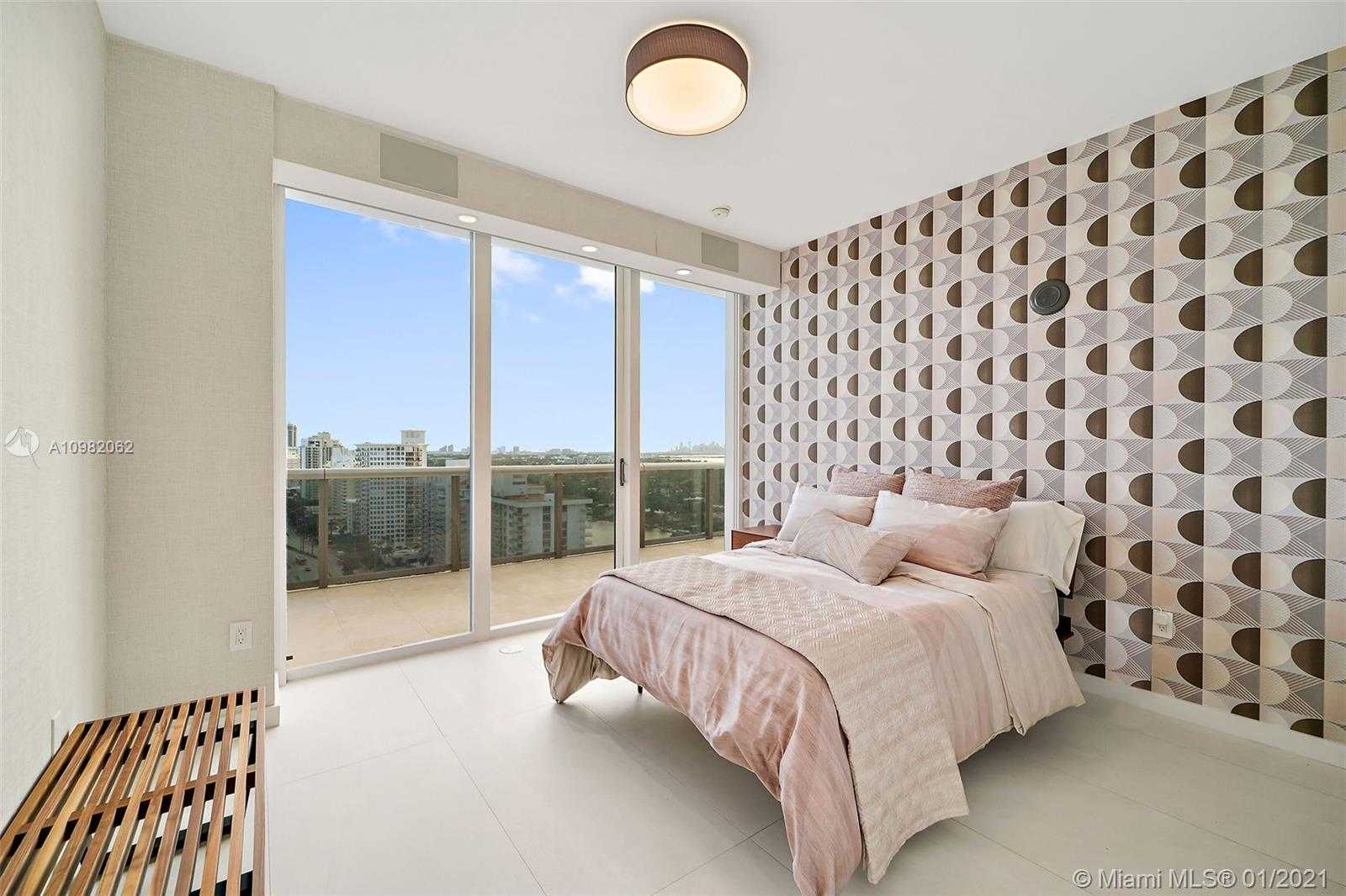 Small Image of 5875 COLLINS AVE #PH8, Miami Beach Number 20