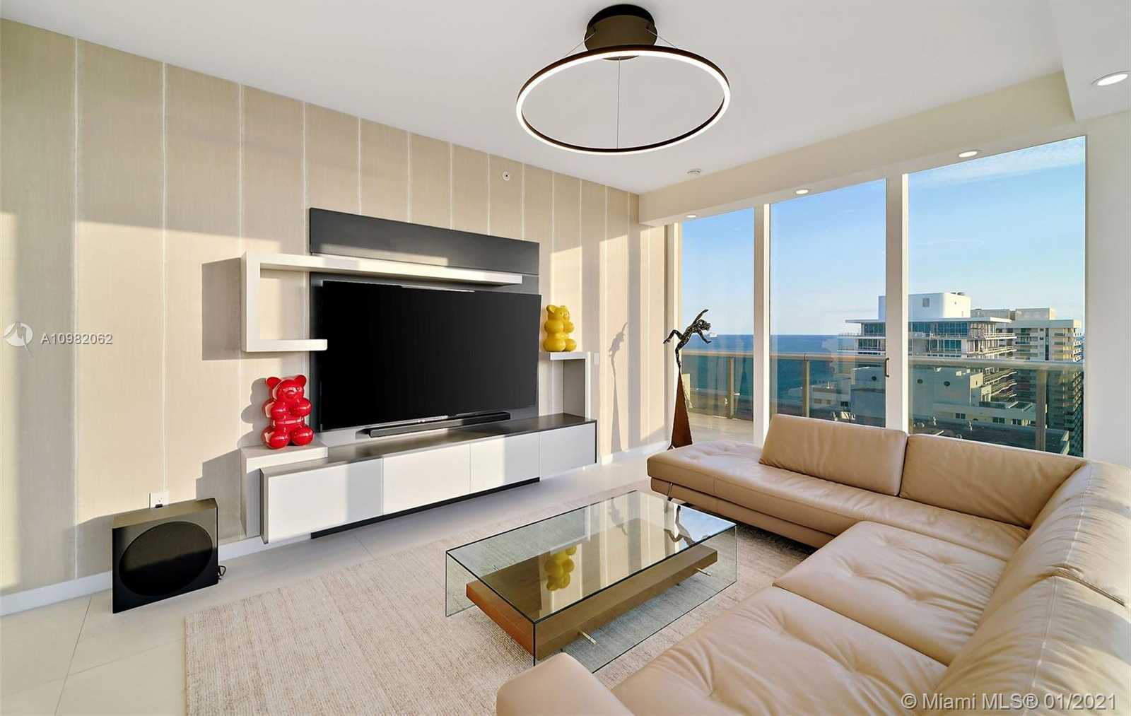 Small Image of 5875 COLLINS AVE #PH8, Miami Beach Number 24