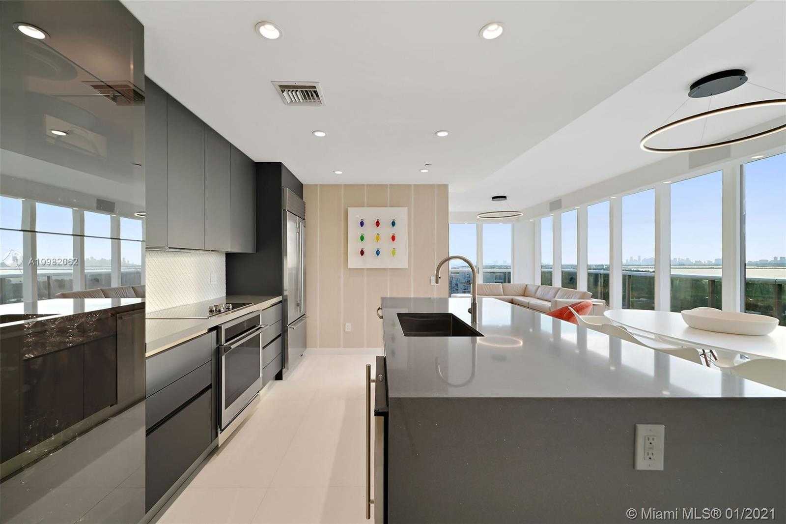 Small Image of 5875 COLLINS AVE #PH8, Miami Beach Number 6