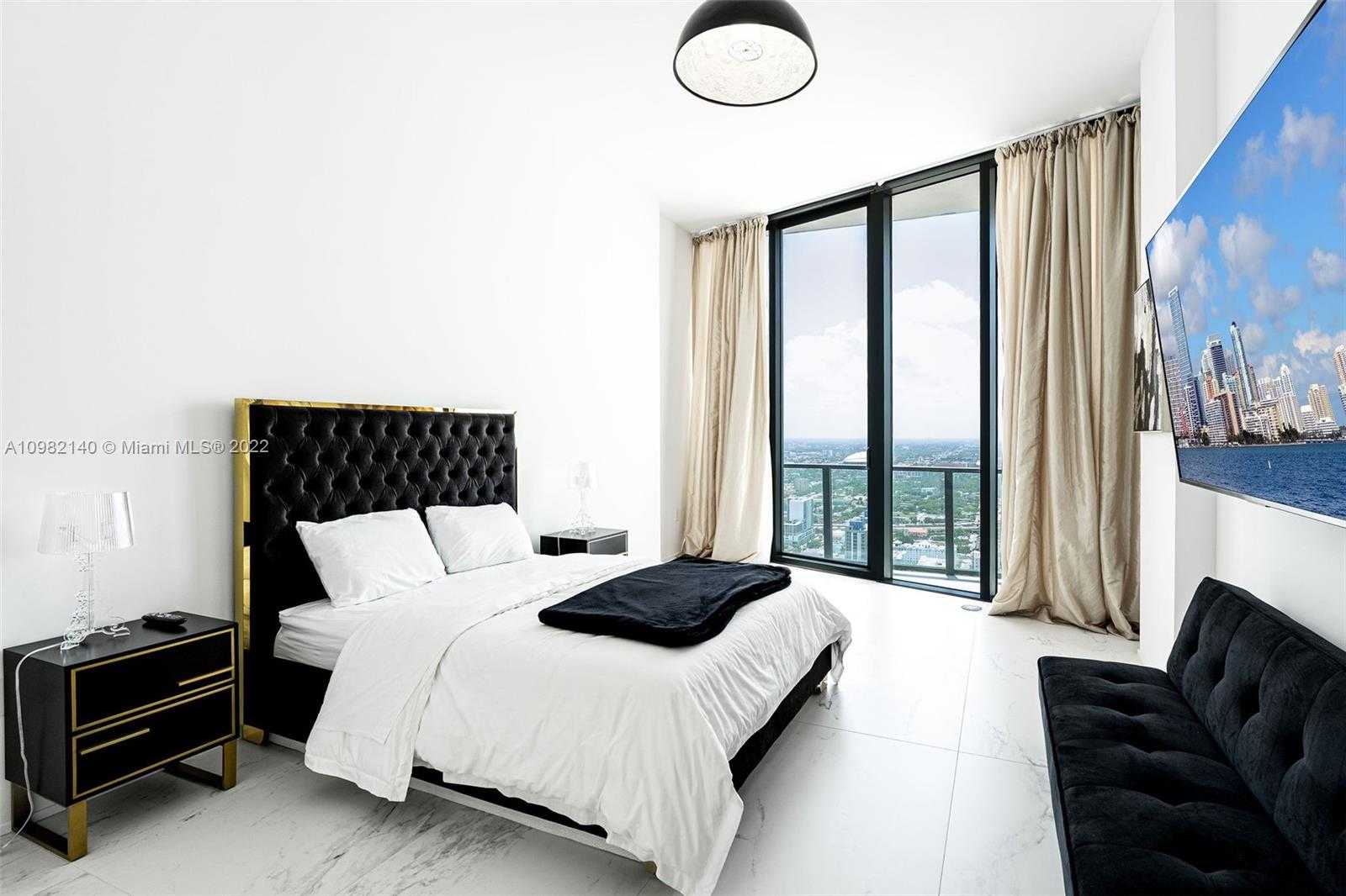Small Image of 1000 BISCAYNE #4902, Miami Number 16
