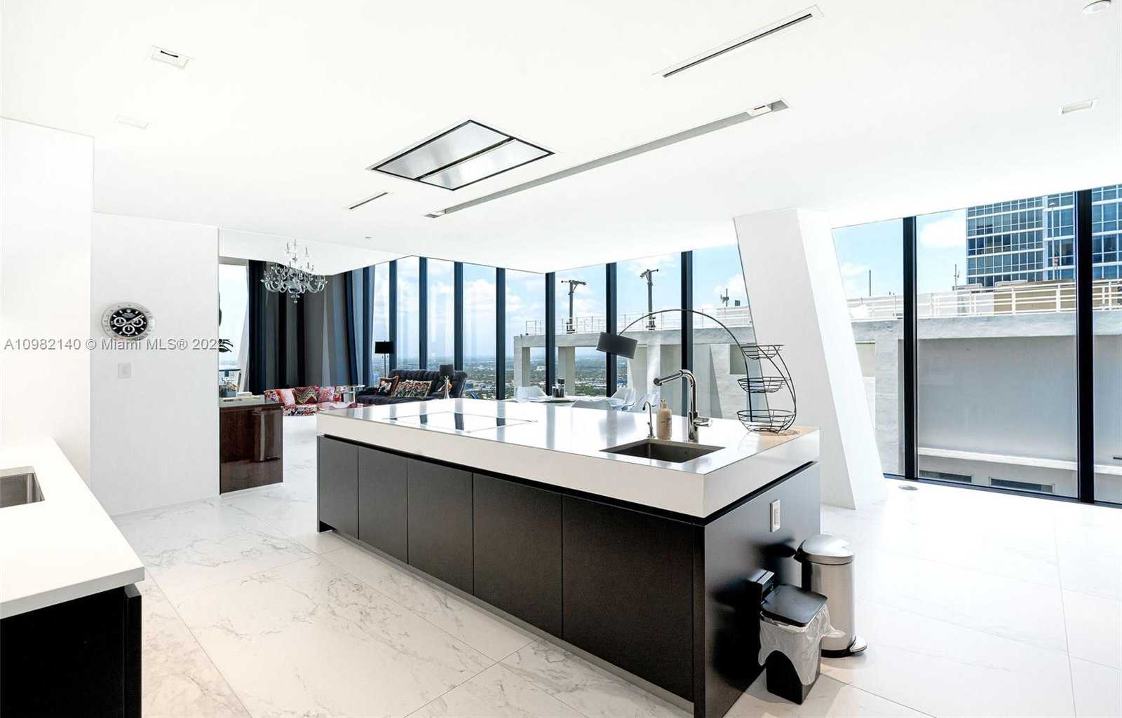 Small Image of 1000 BISCAYNE #4902, Miami Number 19
