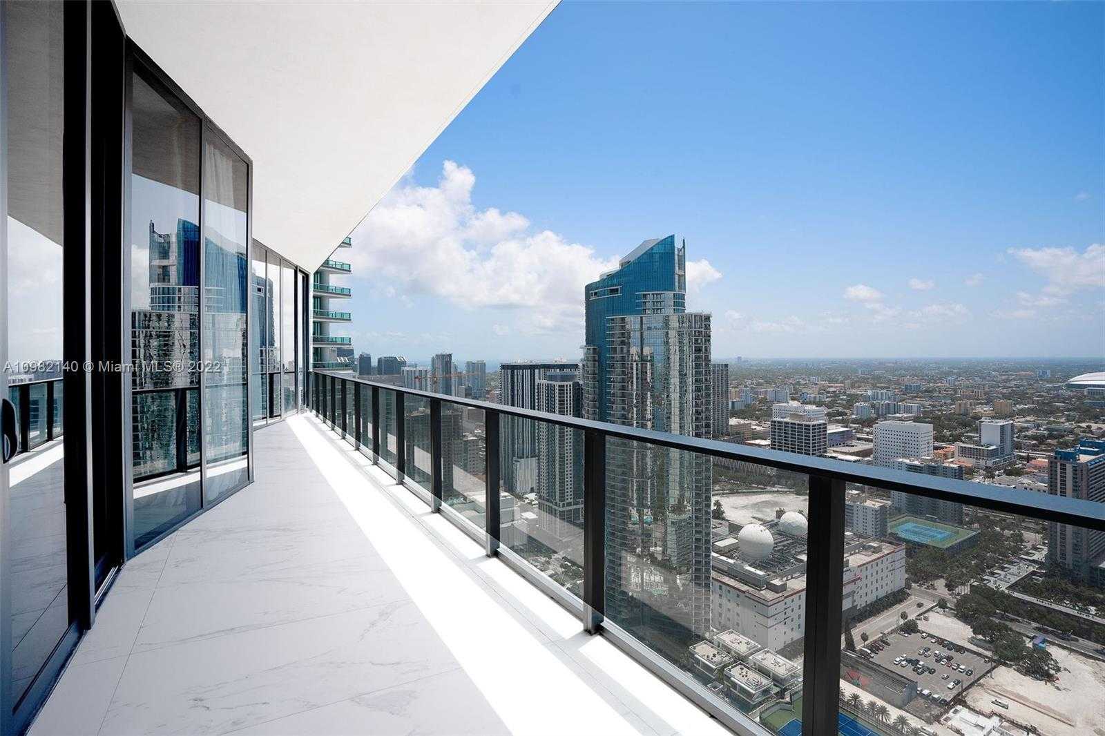 Small Image of 1000 BISCAYNE #4902, Miami Number 2