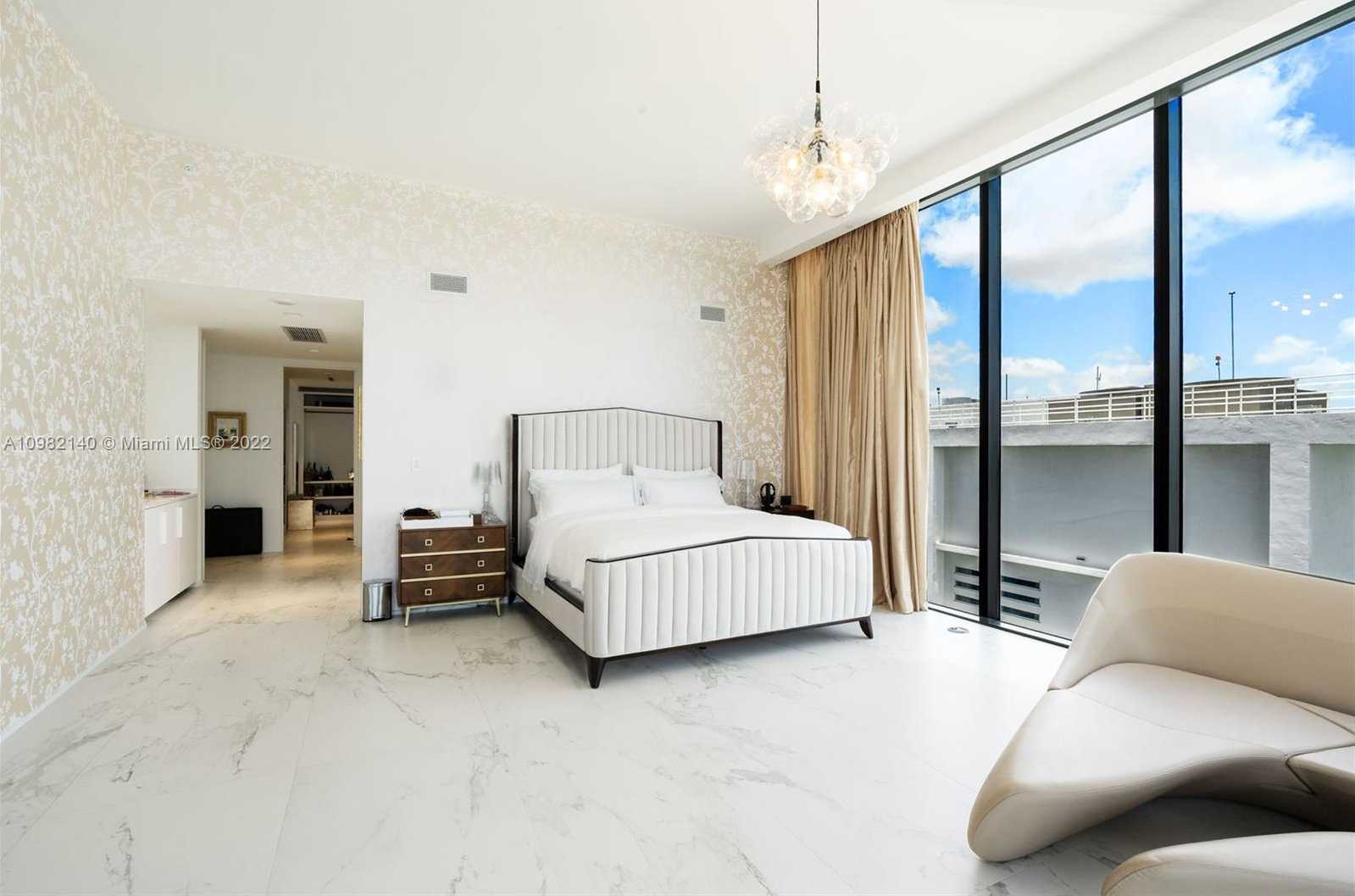Small Image of 1000 BISCAYNE #4902, Miami Number 20