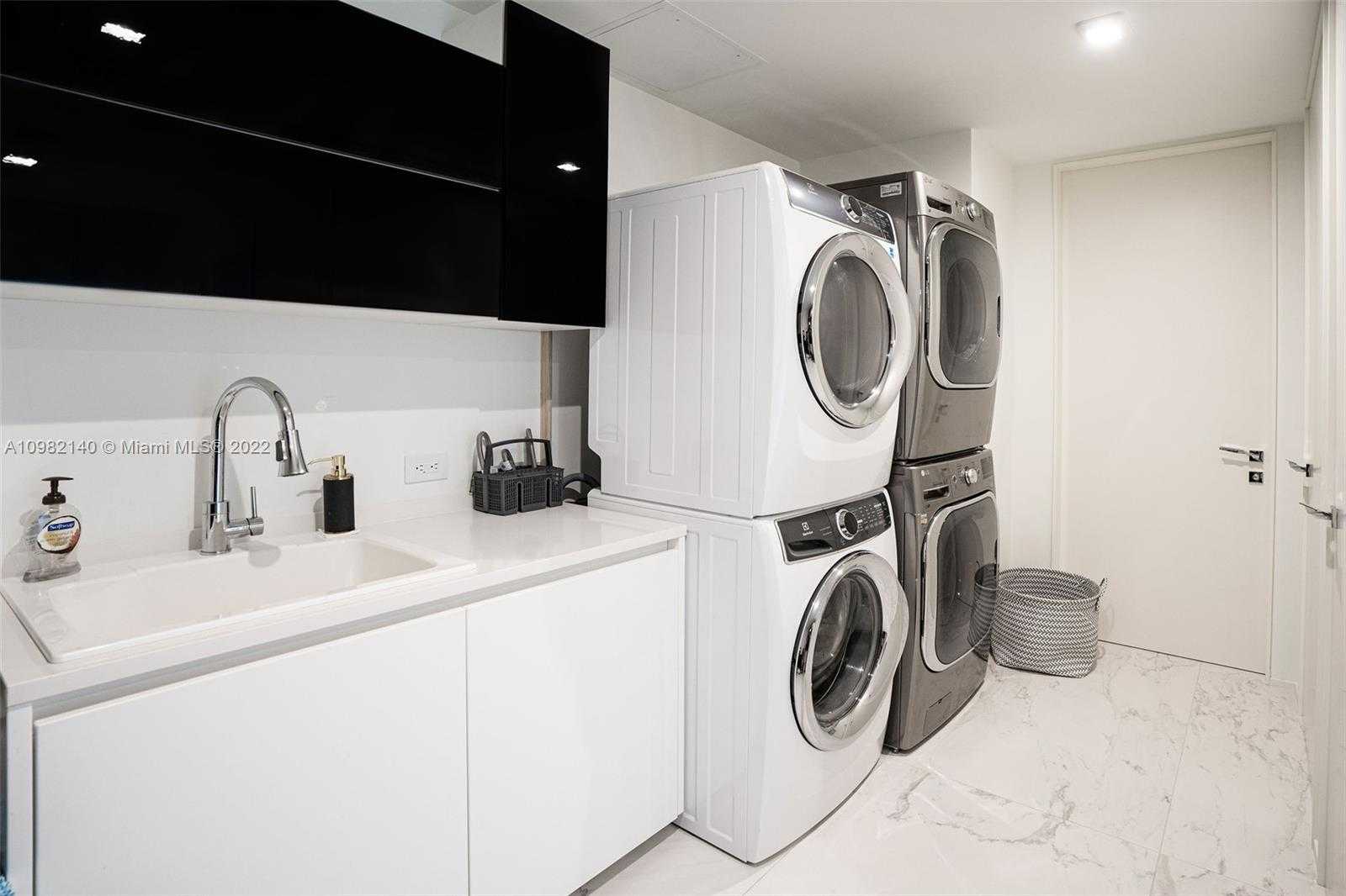 Small Image of 1000 BISCAYNE #4902, Miami Number 26