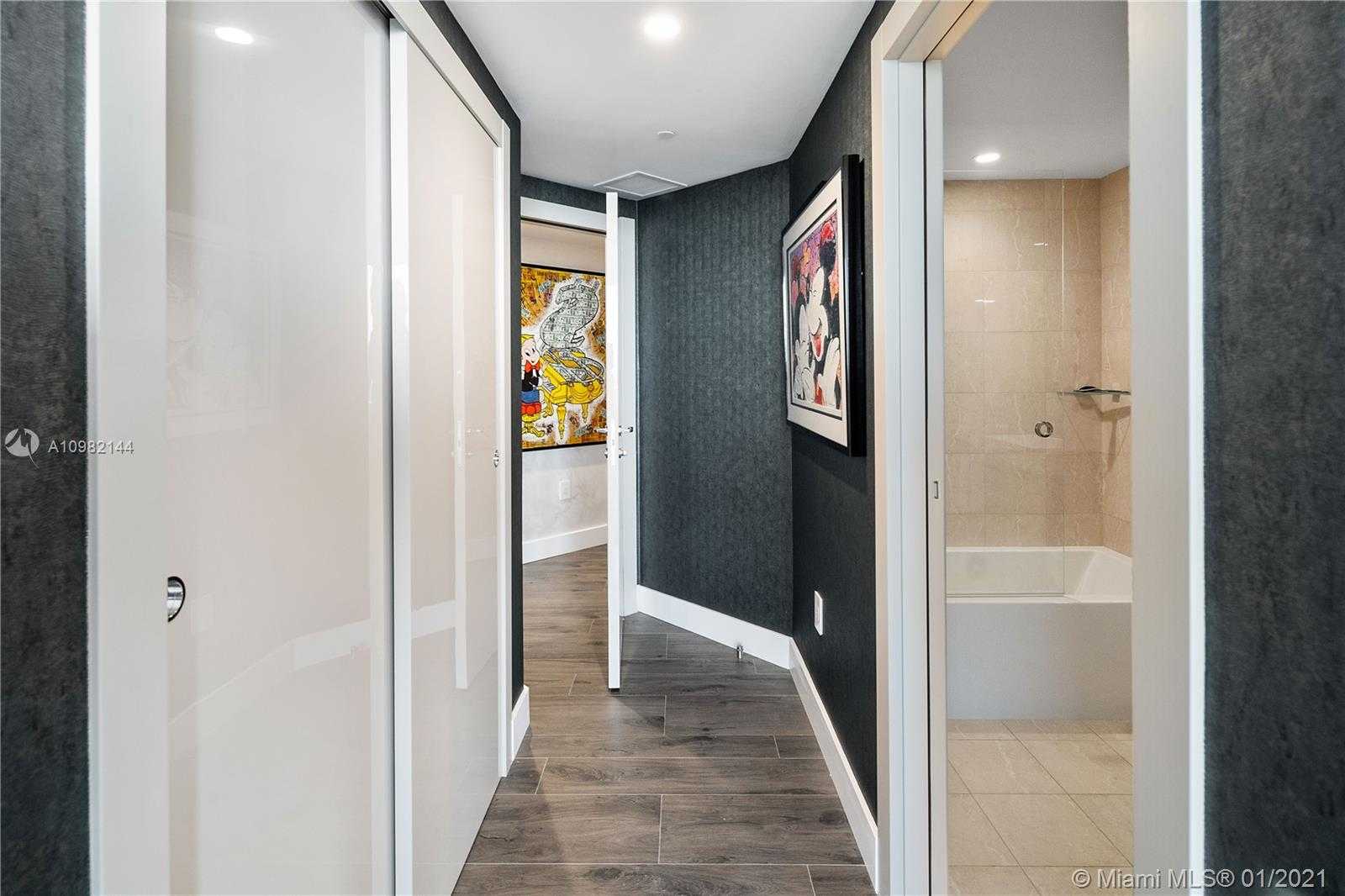 Small Image of 1000 BRICKELL PLAZA #4012, Miami Number 10