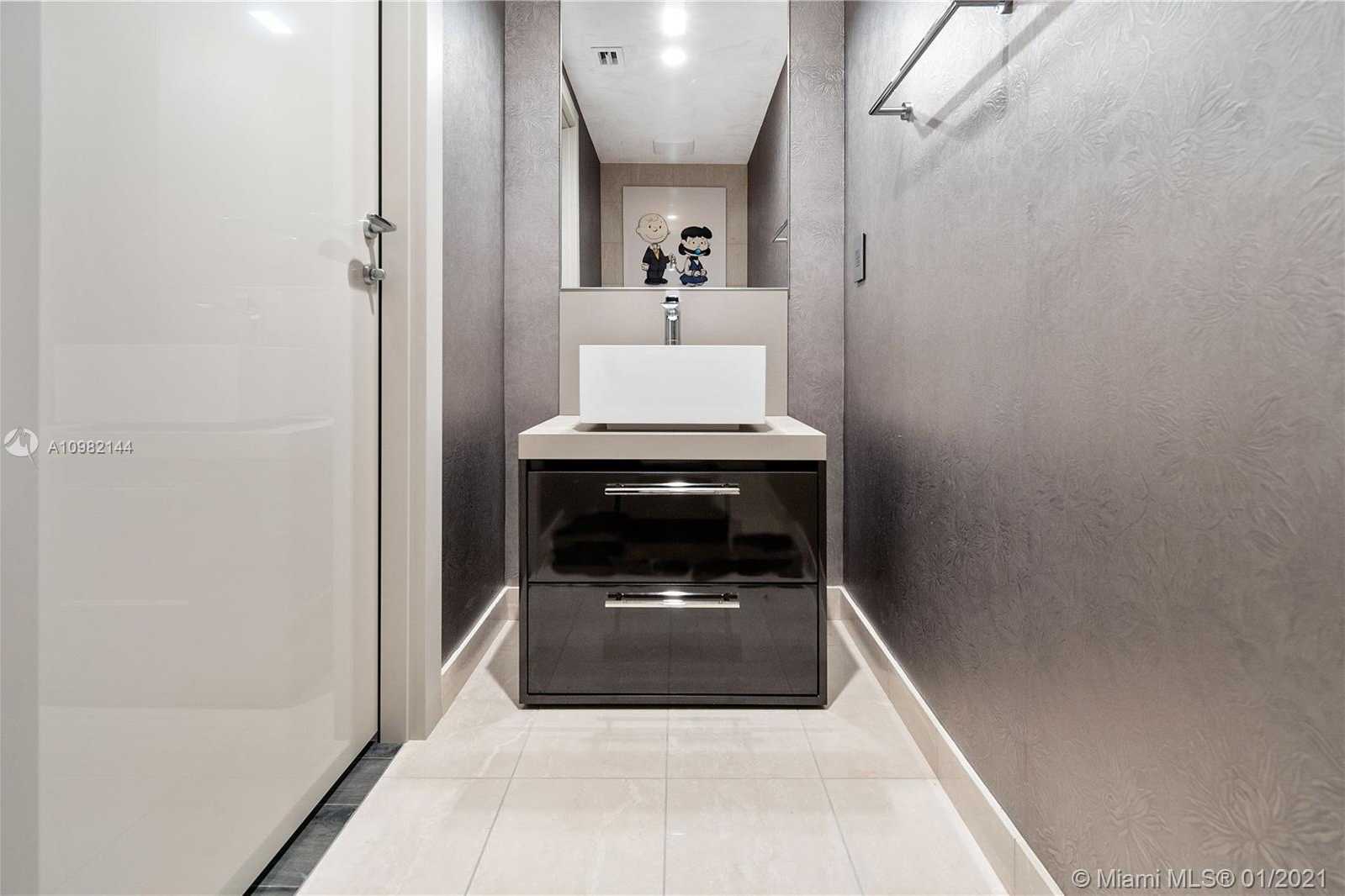 Small Image of 1000 BRICKELL PLAZA #4012, Miami Number 11