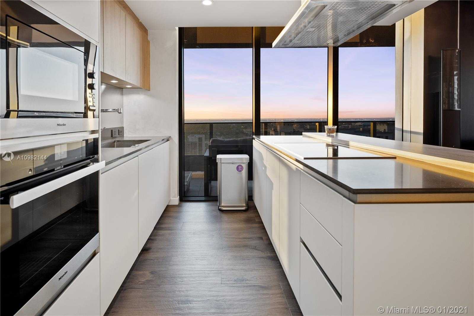 Small Image of 1000 BRICKELL PLAZA #4012, Miami Number 8