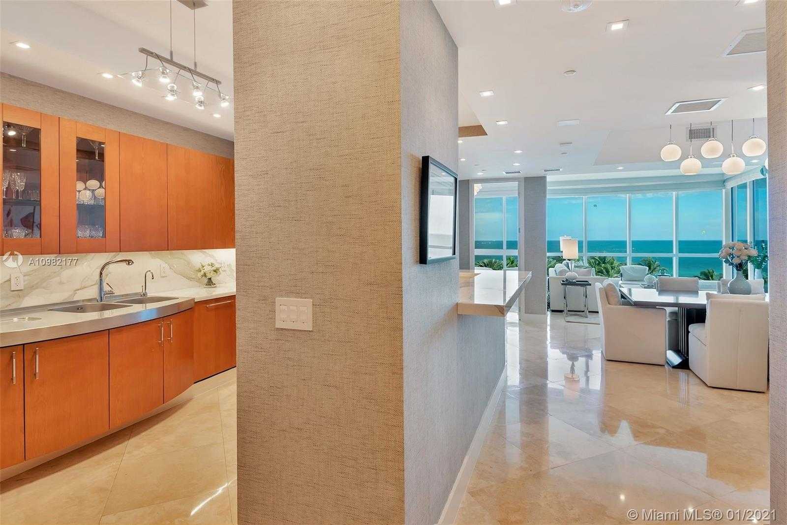 Small Image of 100 SOUTH POINTE DR #707, Miami Beach Number 11