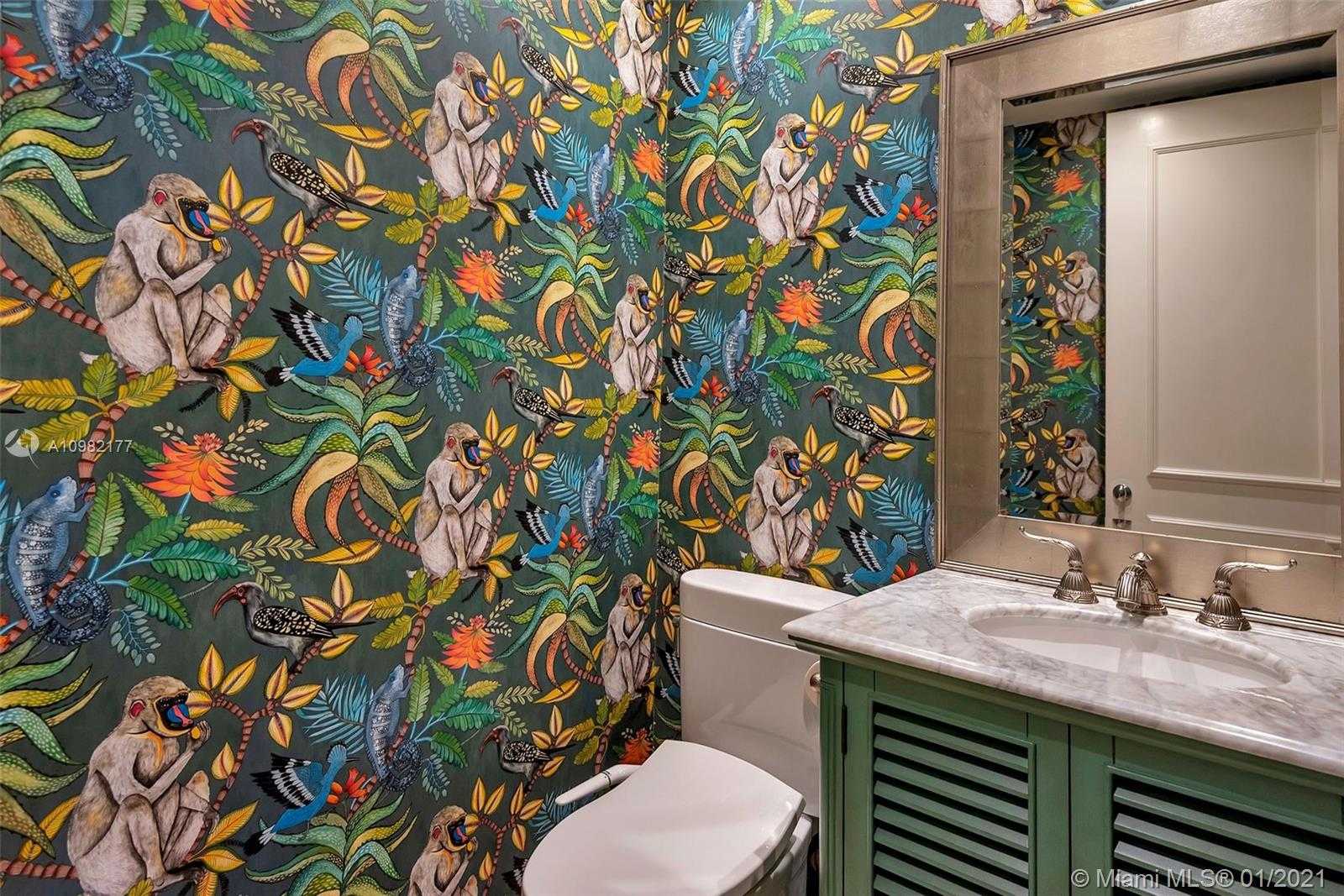 Small Image of 100 SOUTH POINTE DR #707, Miami Beach Number 14