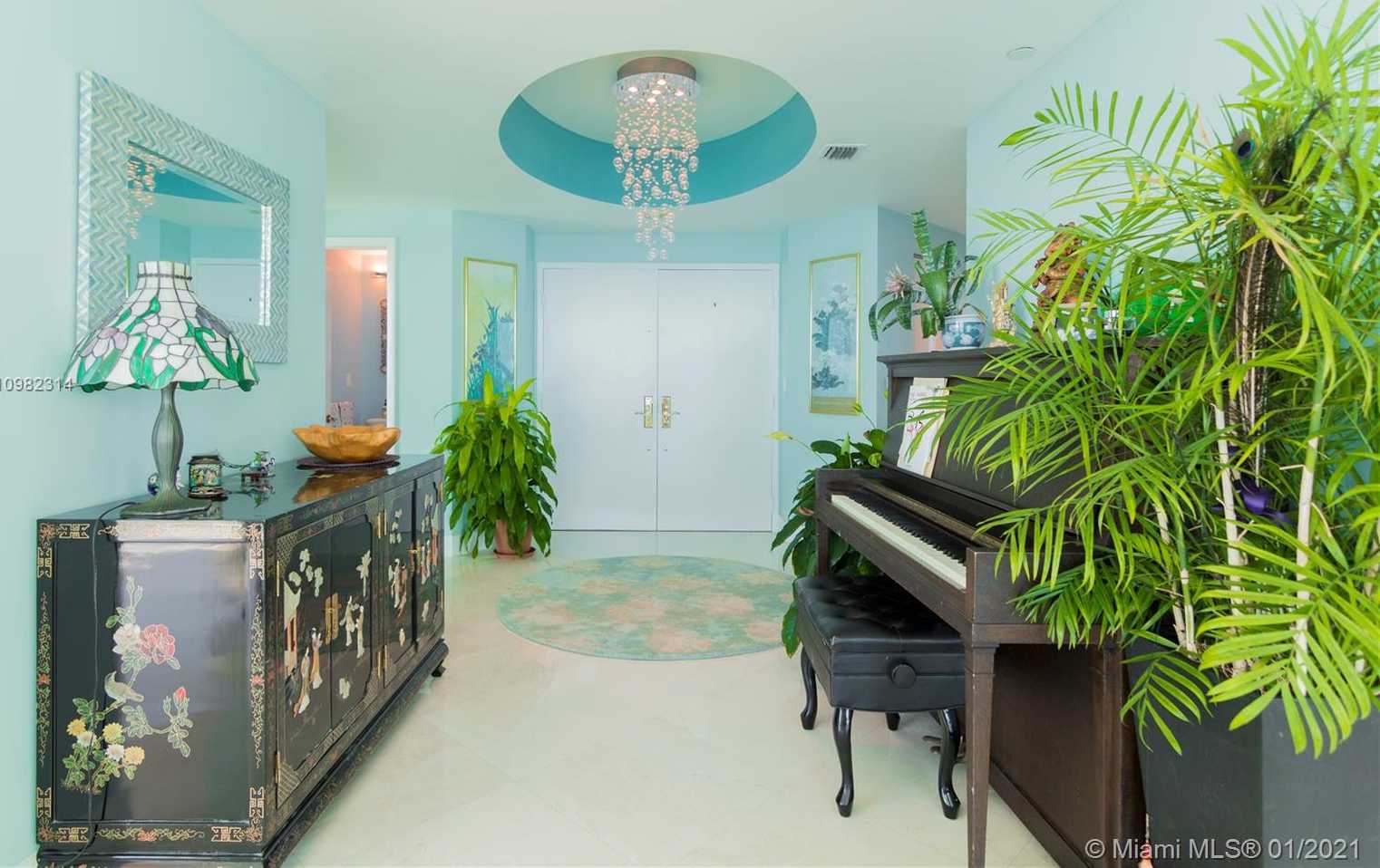 Small Image of 300 SOUTH POINTE DR #2101, Miami Beach Number 12