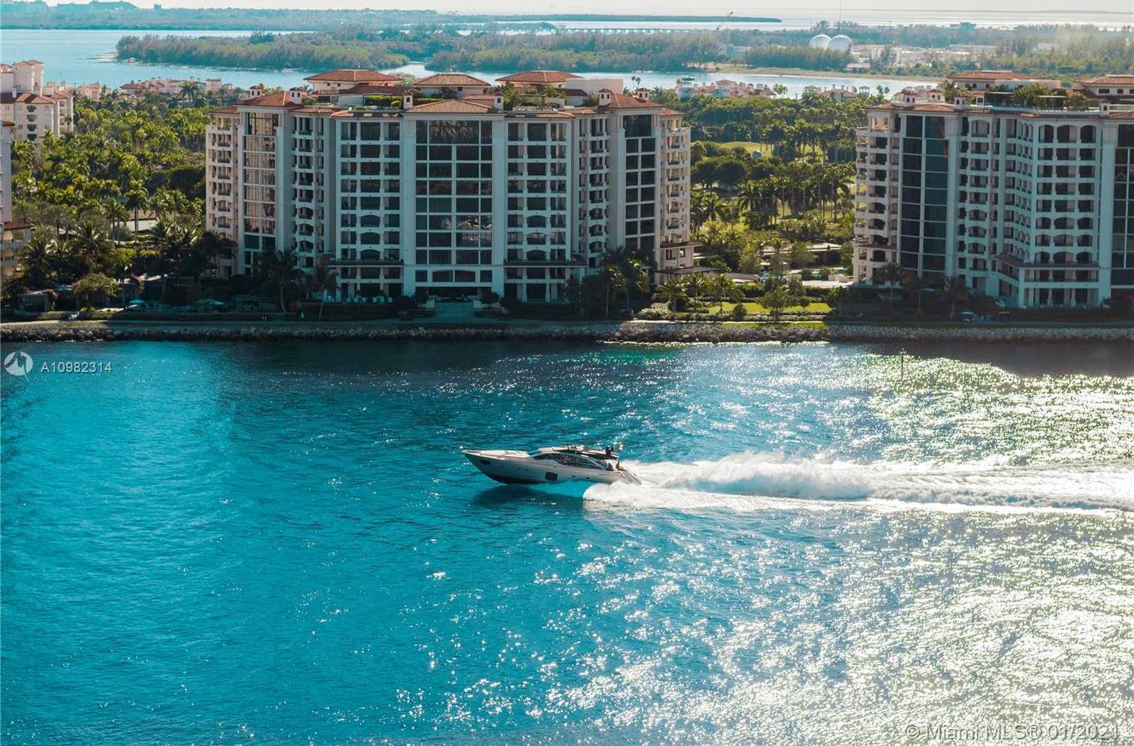 Small Image of 300 SOUTH POINTE DR #2101, Miami Beach Number 19