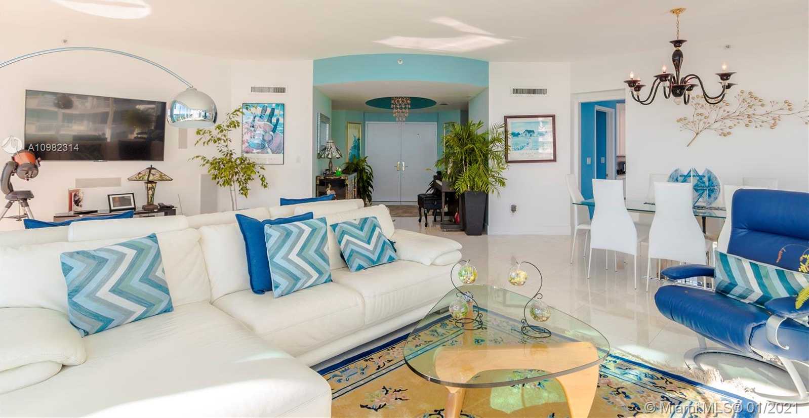 Small Image of 300 SOUTH POINTE DR #2101, Miami Beach Number 3