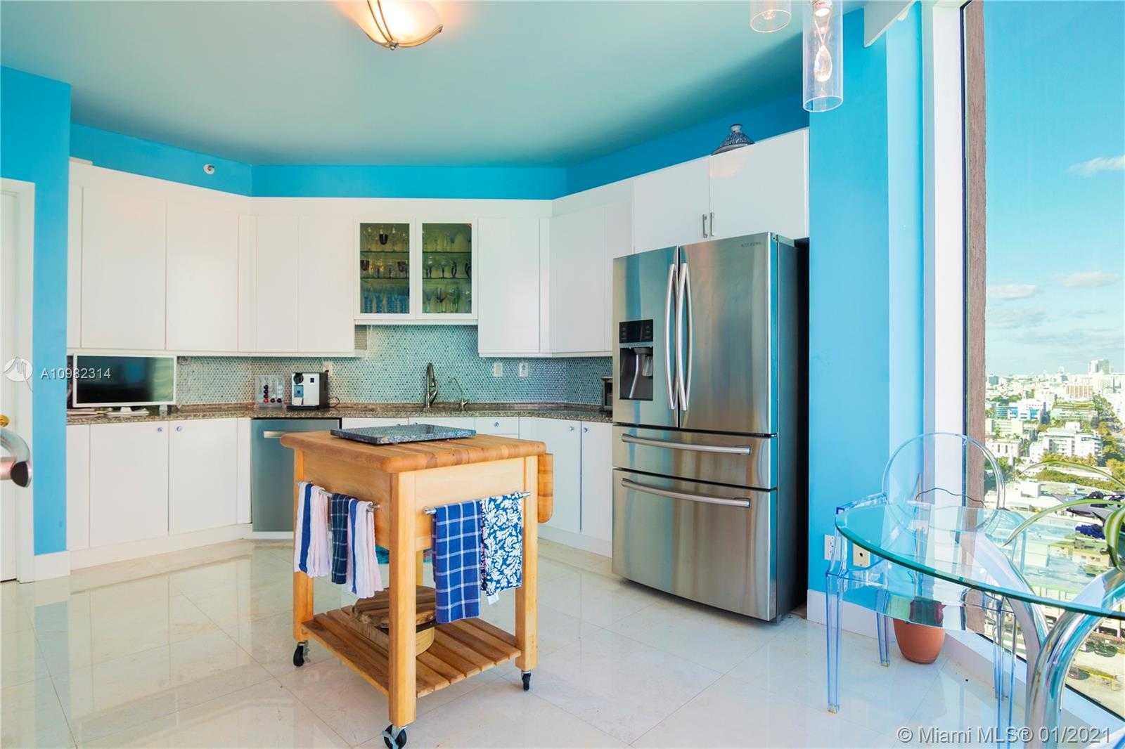 Small Image of 300 SOUTH POINTE DR #2101, Miami Beach Number 8