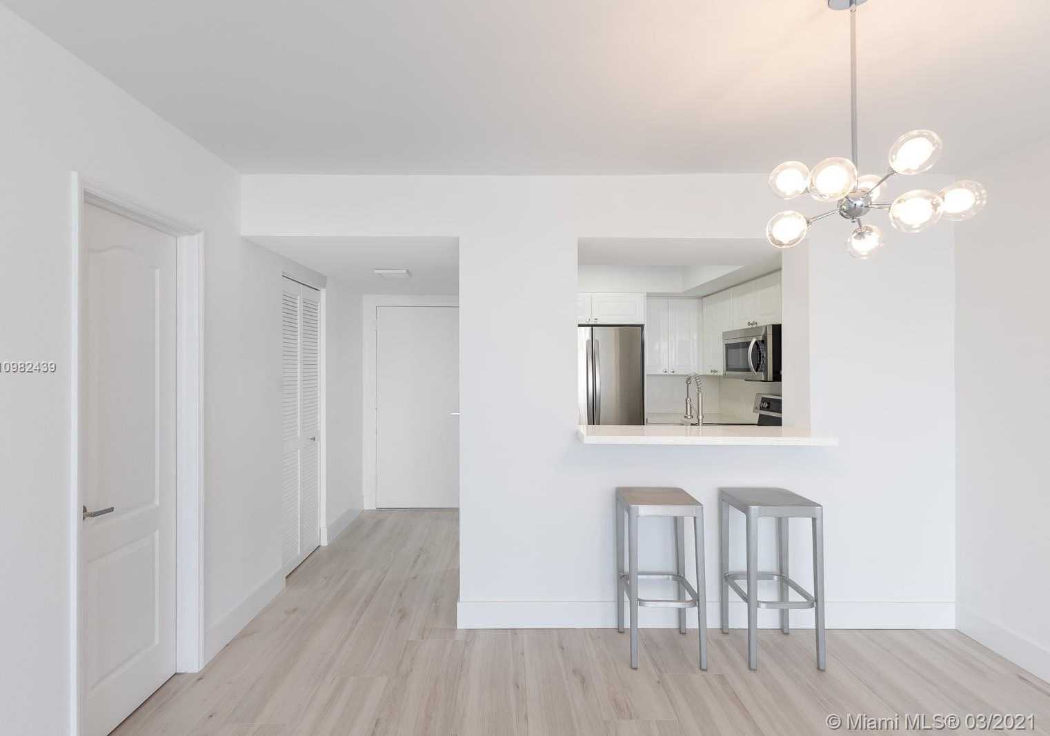 Small Image of 1800 SUNSET HARBOUR DR #2005, Miami Beach Number 11