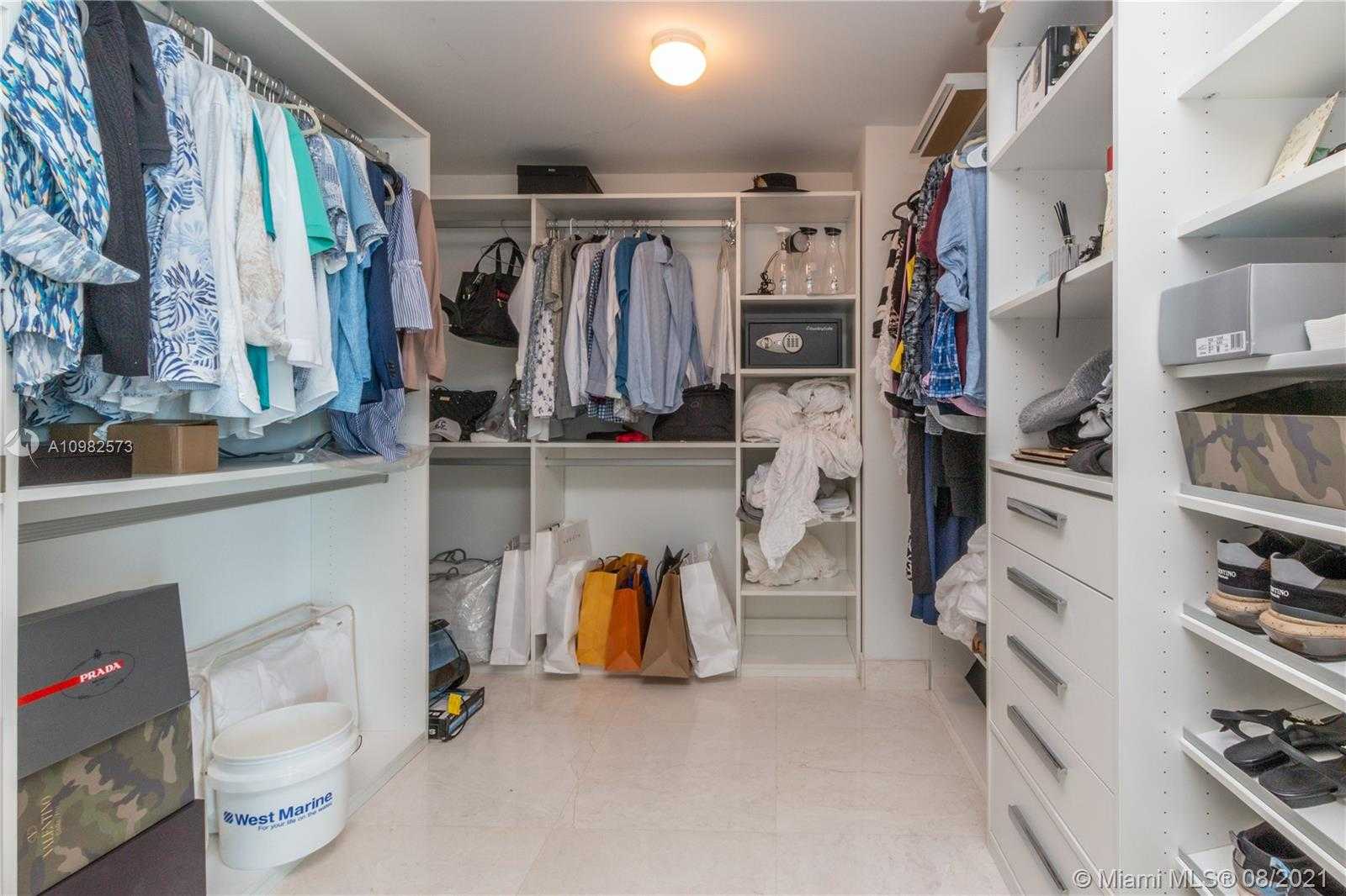 Small Image of 17111 BISCAYNE BLVD #807, North Miami Beach Number 19