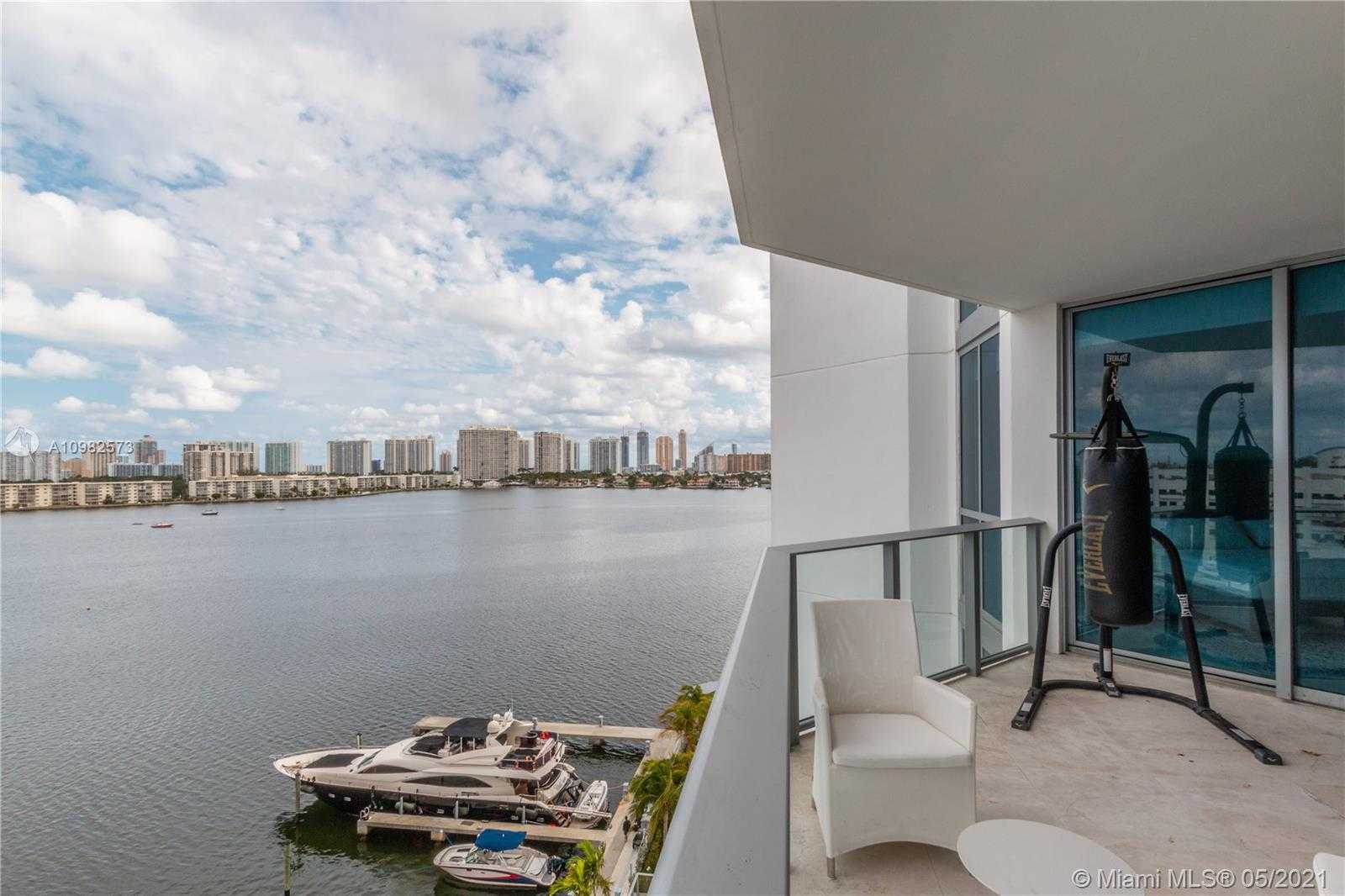 Small Image of 17111 BISCAYNE BLVD #807, North Miami Beach Number 21