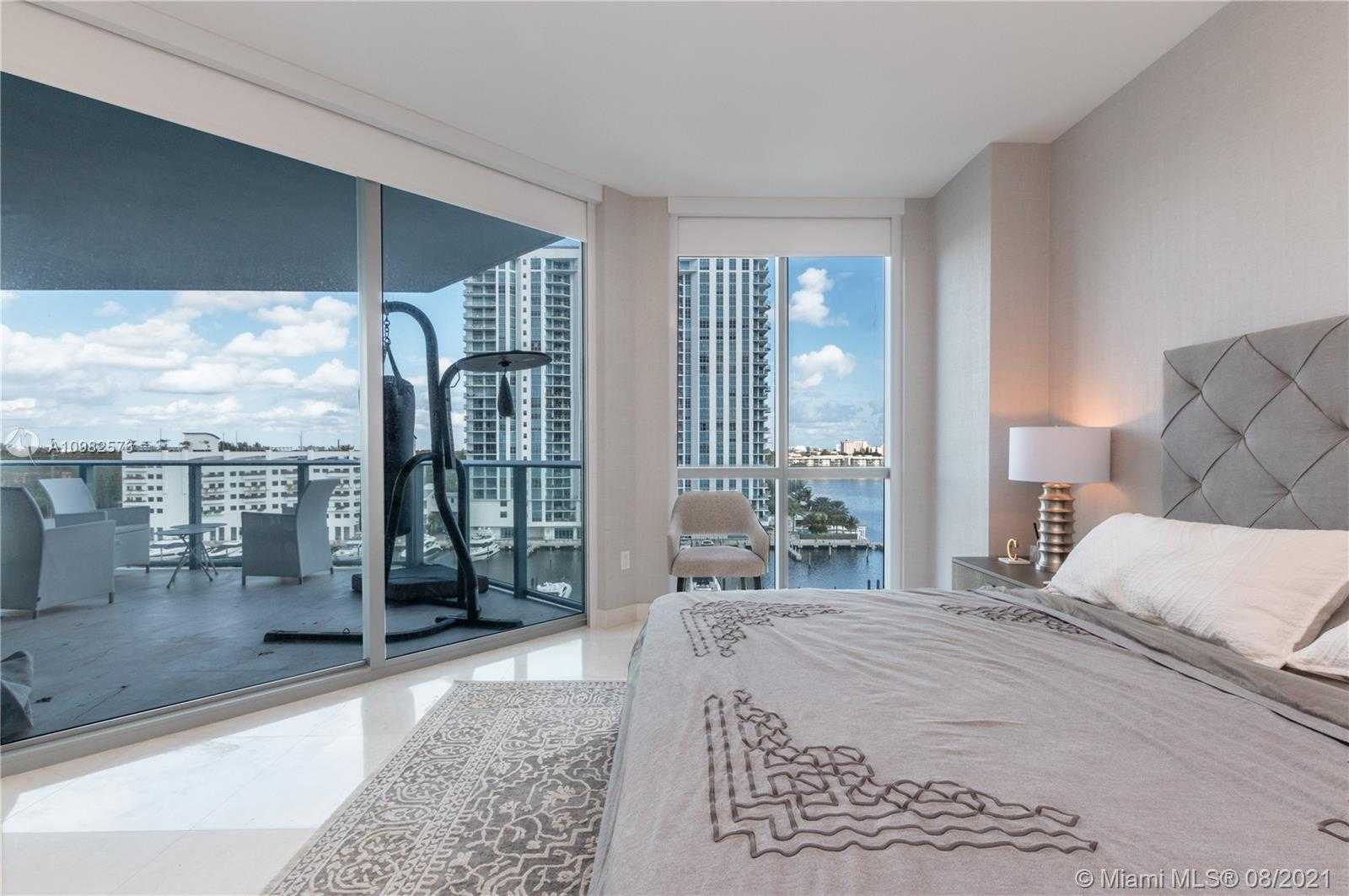 Small Image of 17111 BISCAYNE BLVD #807, North Miami Beach Number 22