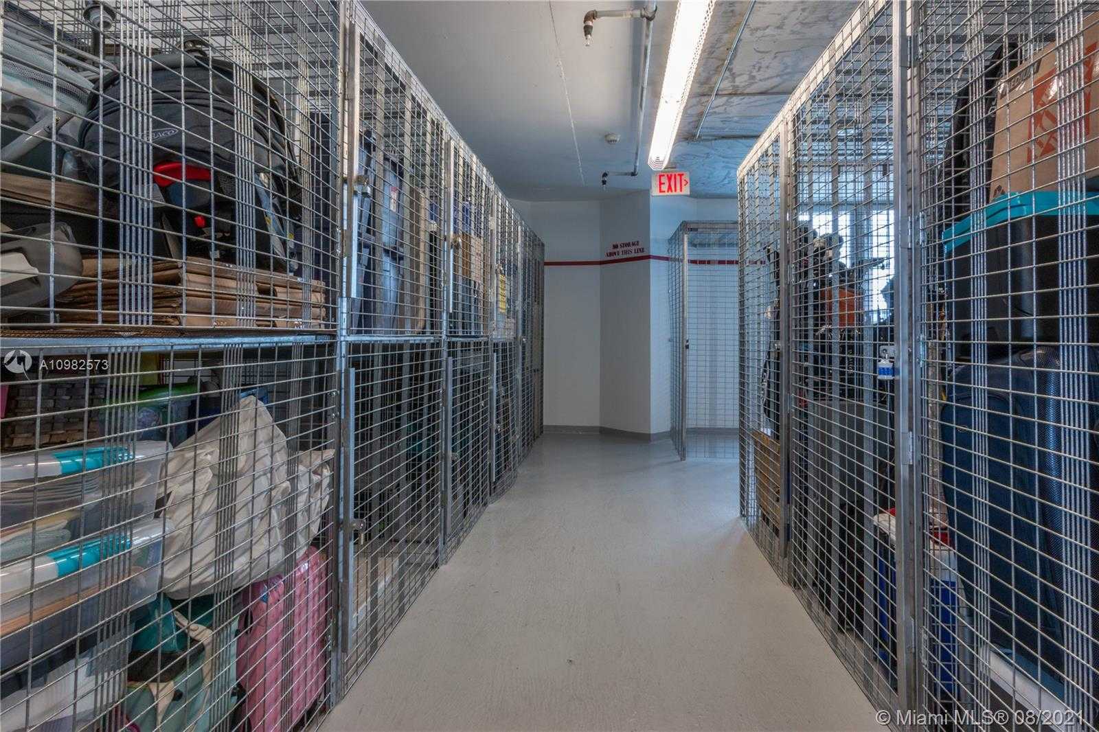 Small Image of 17111 BISCAYNE BLVD #807, North Miami Beach Number 28