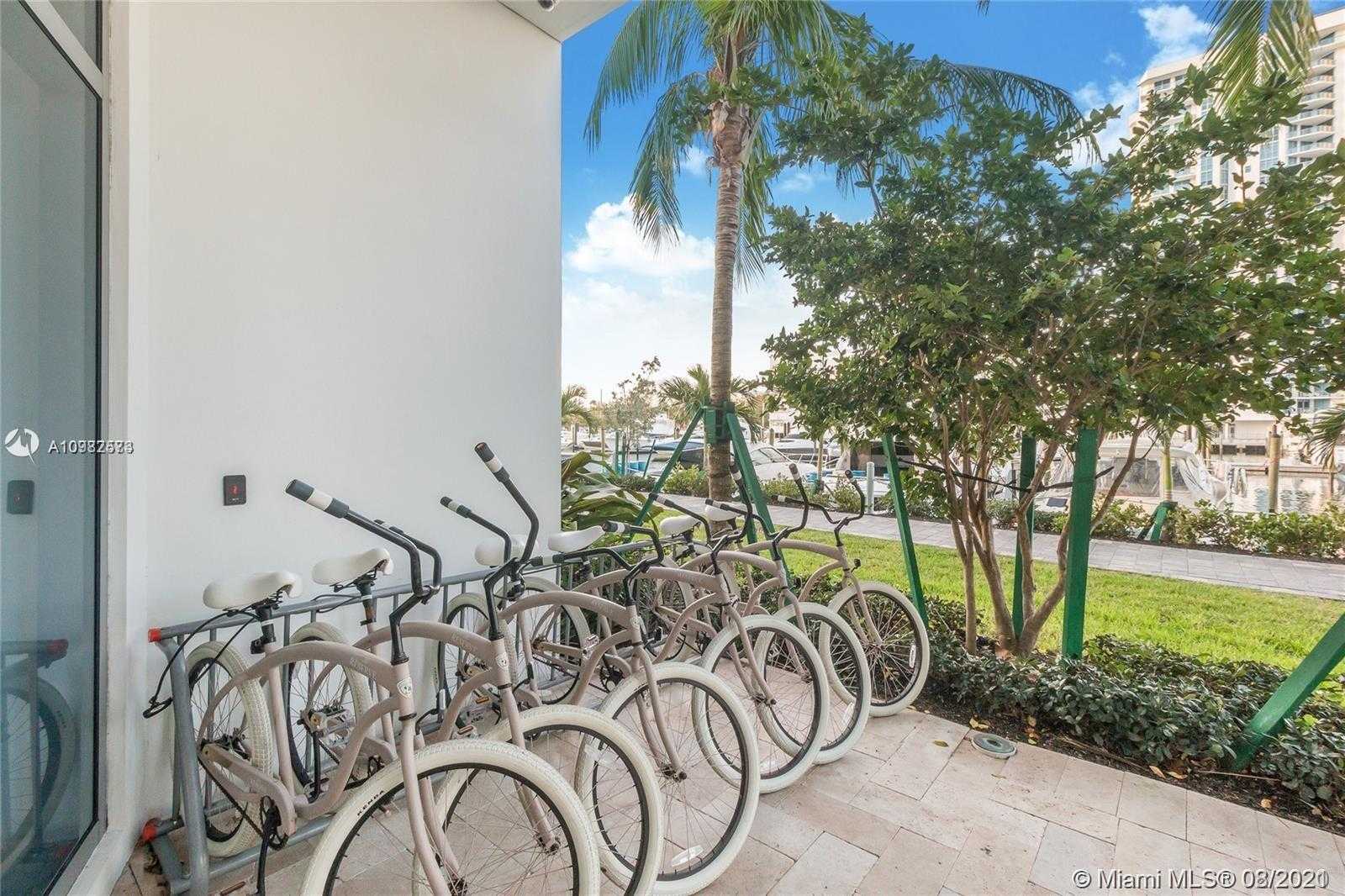 Small Image of 17111 BISCAYNE BLVD #807, North Miami Beach Number 35