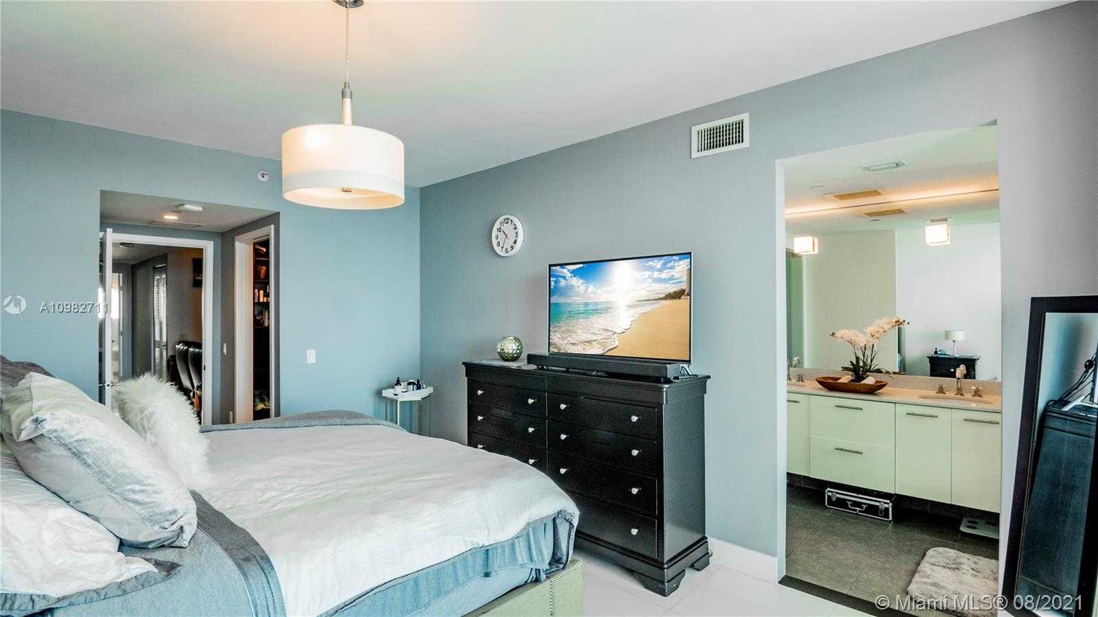 Small Image of 7935 EAST DR #1002, North Bay Village Number 16