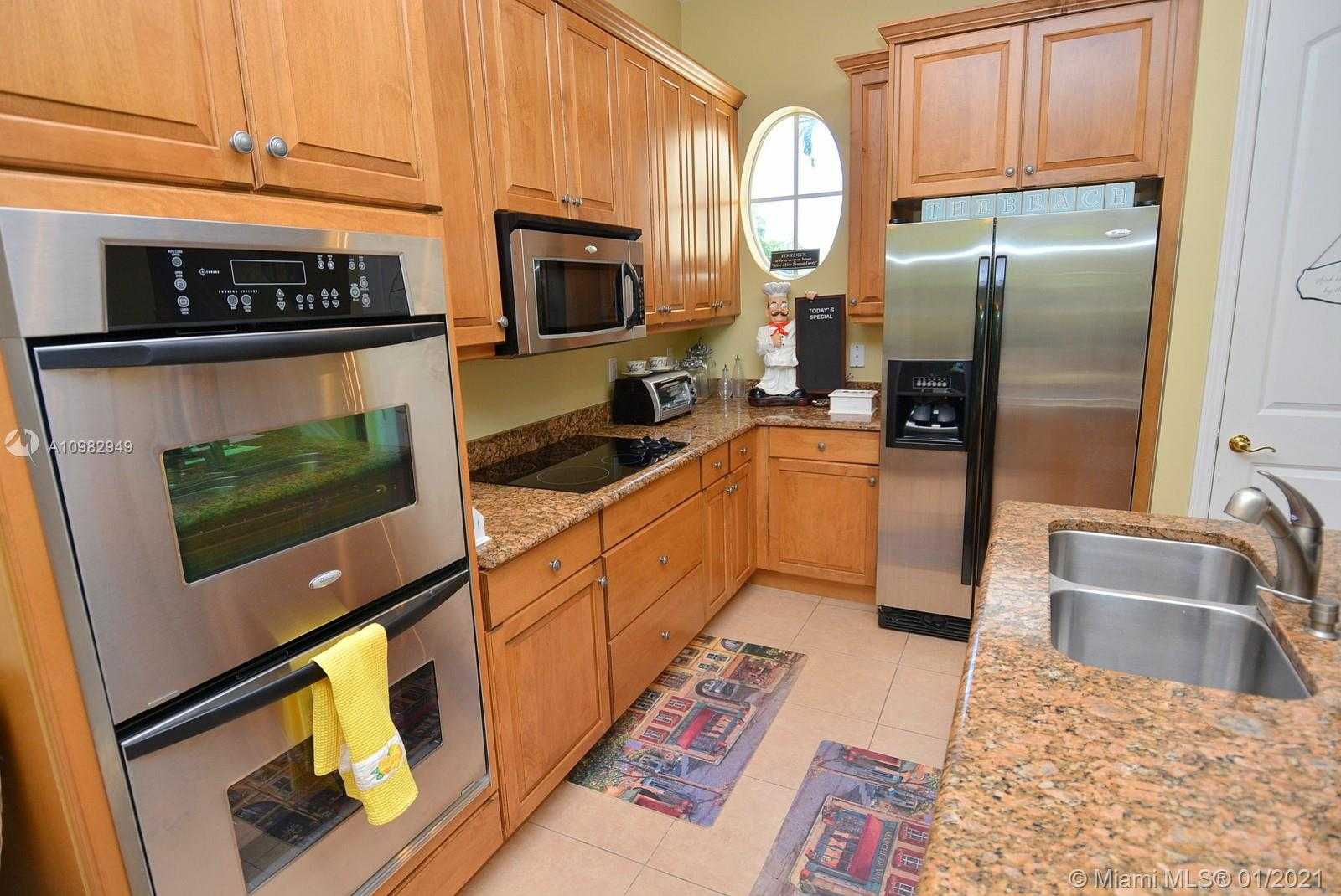 Small Image of 136 OCEAN BAY DR #136, Jensen Beach Number 2