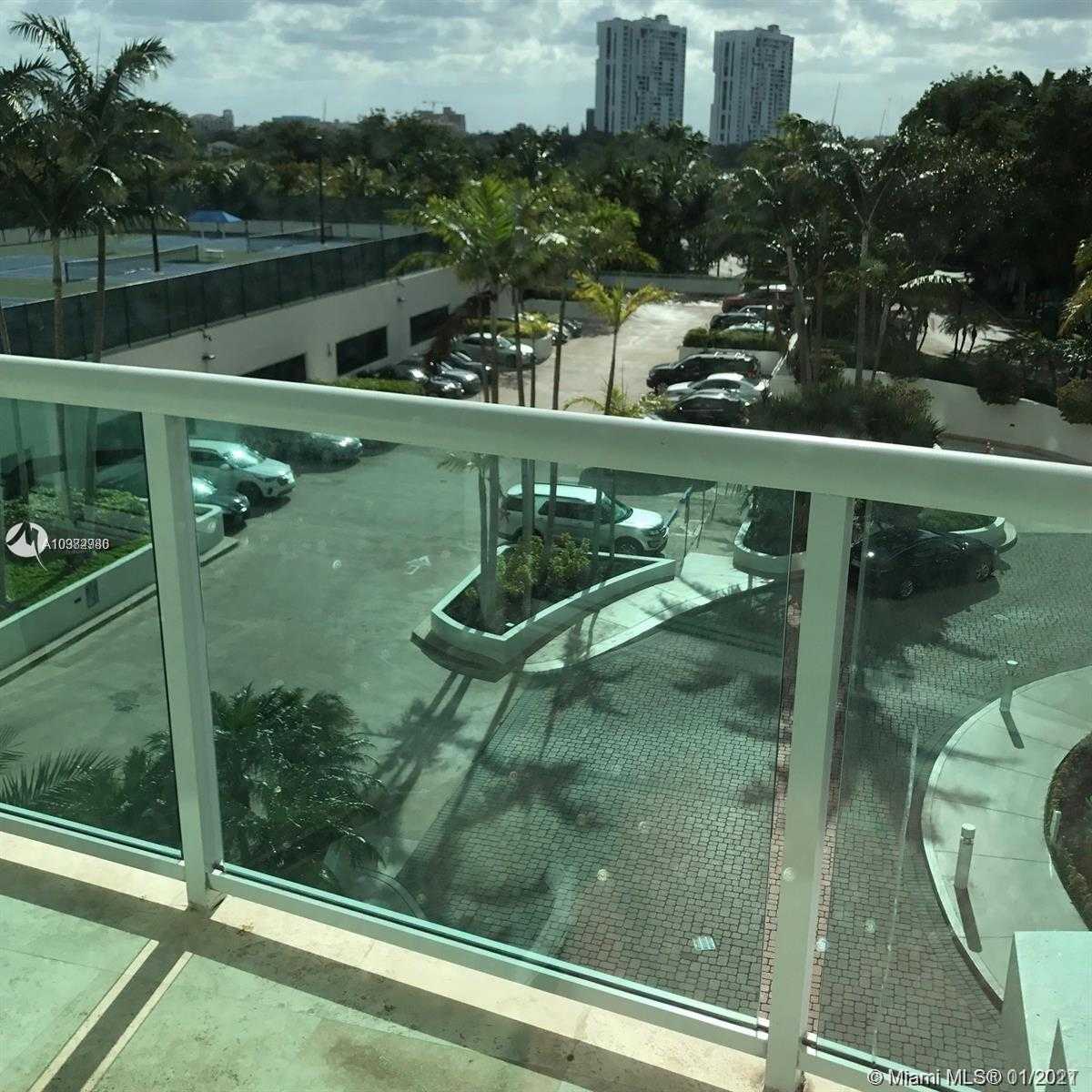 Small Image of 20201 EAST COUNTRY CLUB DR #507, Aventura Number 2