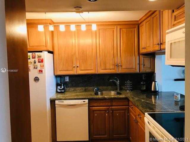 Small Image of 2625 COLLINS AVE #1903, Miami Beach Number 11