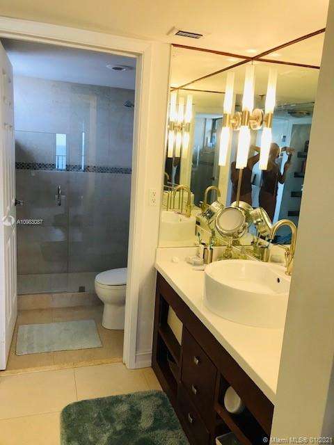 Small Image of 2625 COLLINS AVE #1903, Miami Beach Number 13