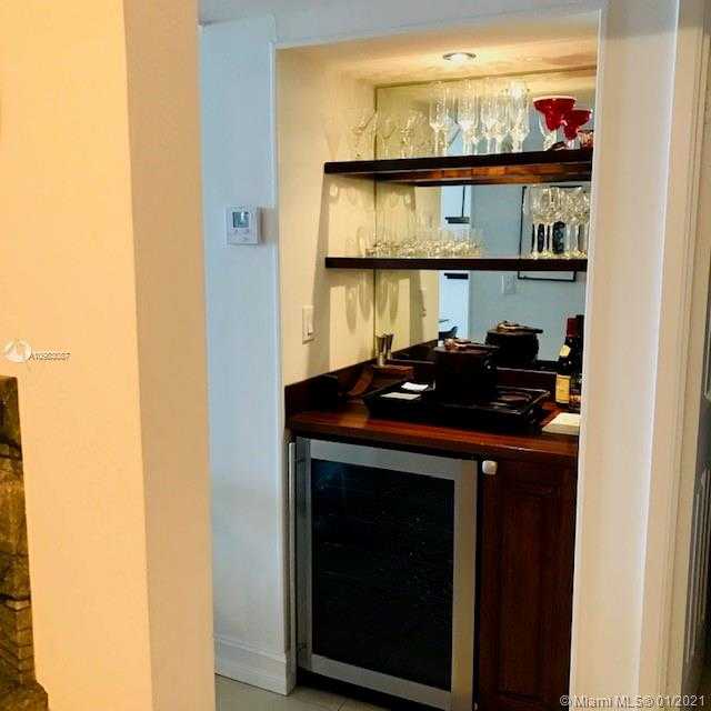 Small Image of 2625 COLLINS AVE #1903, Miami Beach Number 15