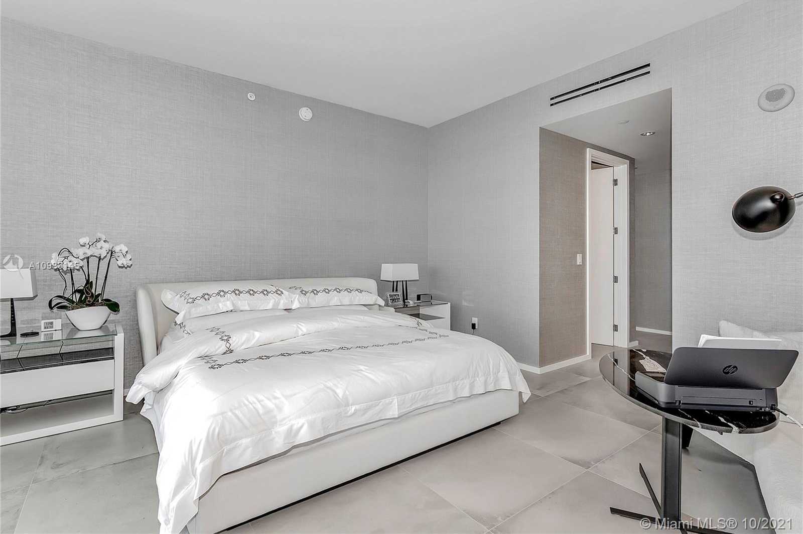 Small Image of 10201 COLLINS AVE #502, Bal Harbour Number 14