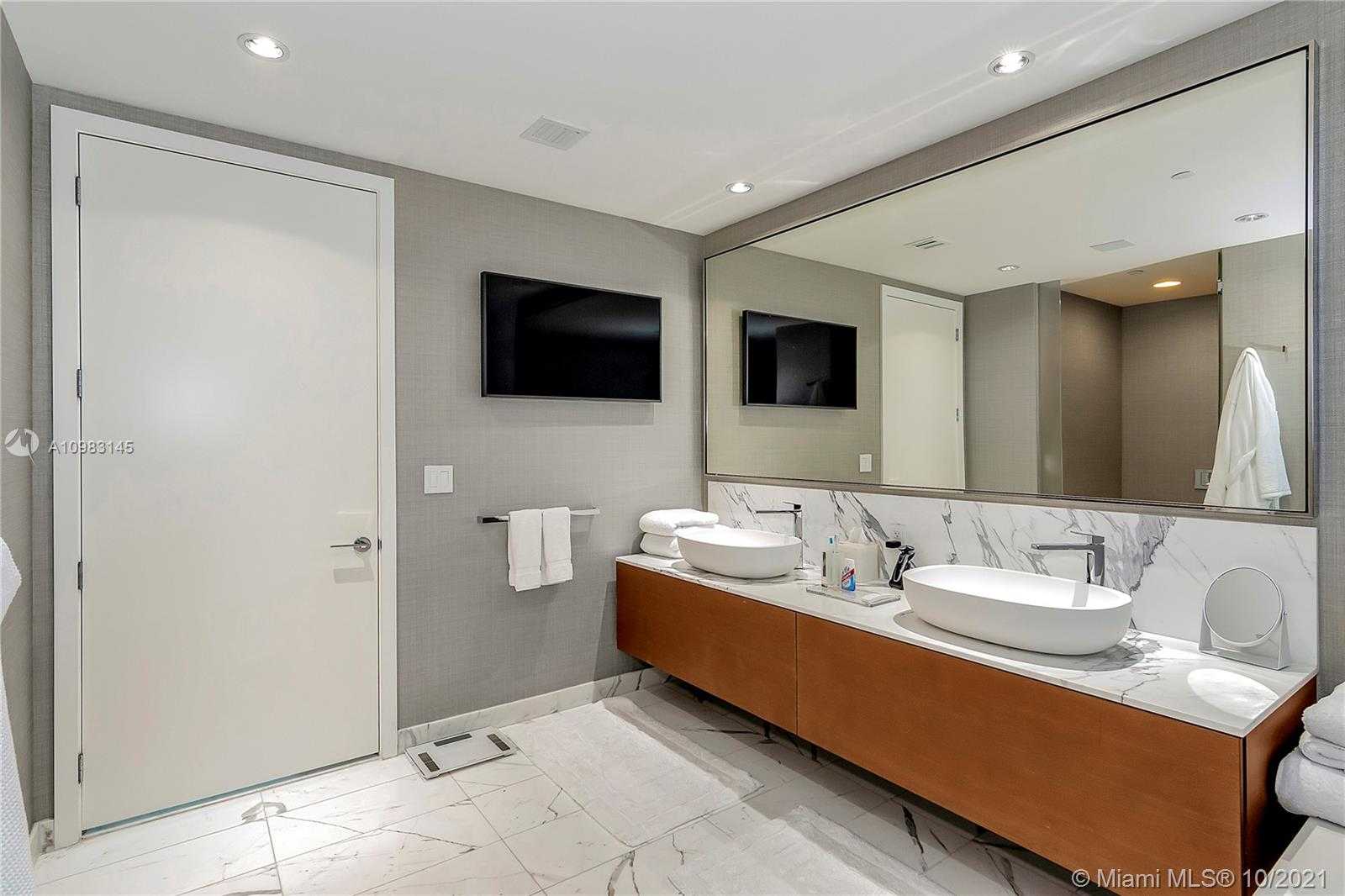 Small Image of 10201 COLLINS AVE #502, Bal Harbour Number 21