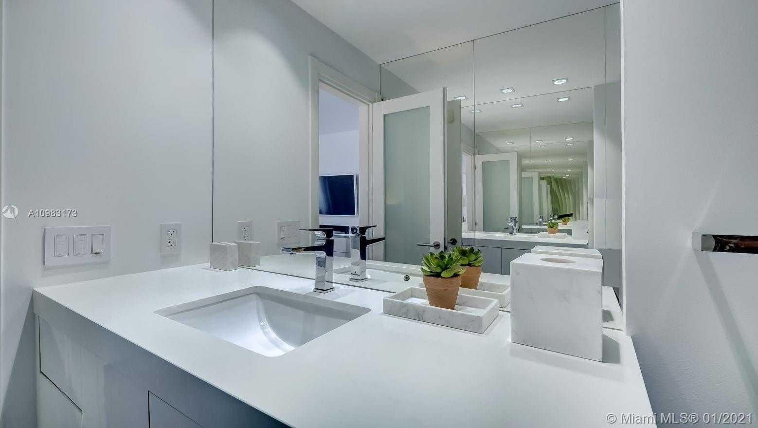Small Image of 10275 COLLINS AVE #711, Bal Harbour Number 17