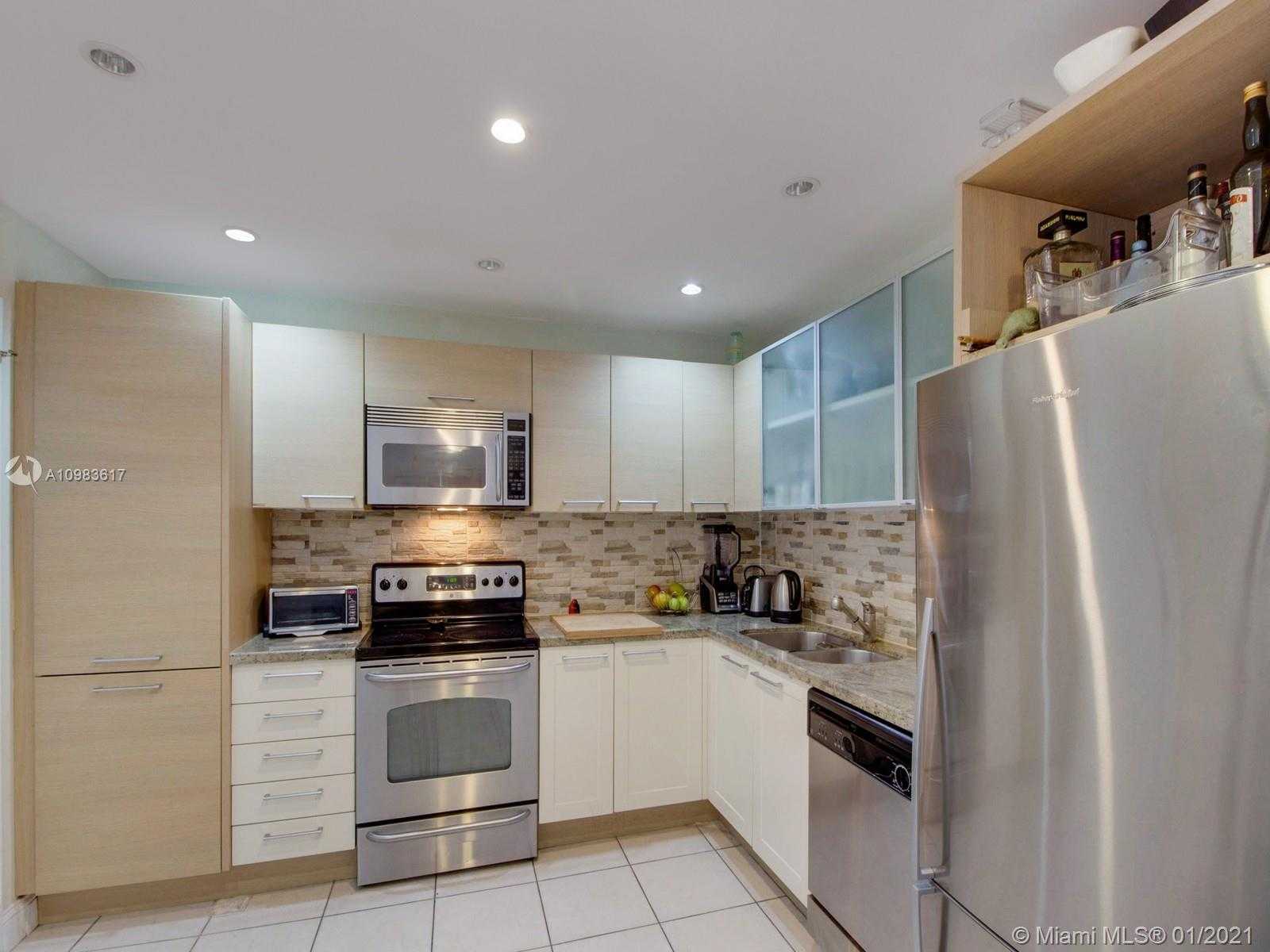 Small Image of 575 CRANDON BLVD #908, Key Biscayne Number 2
