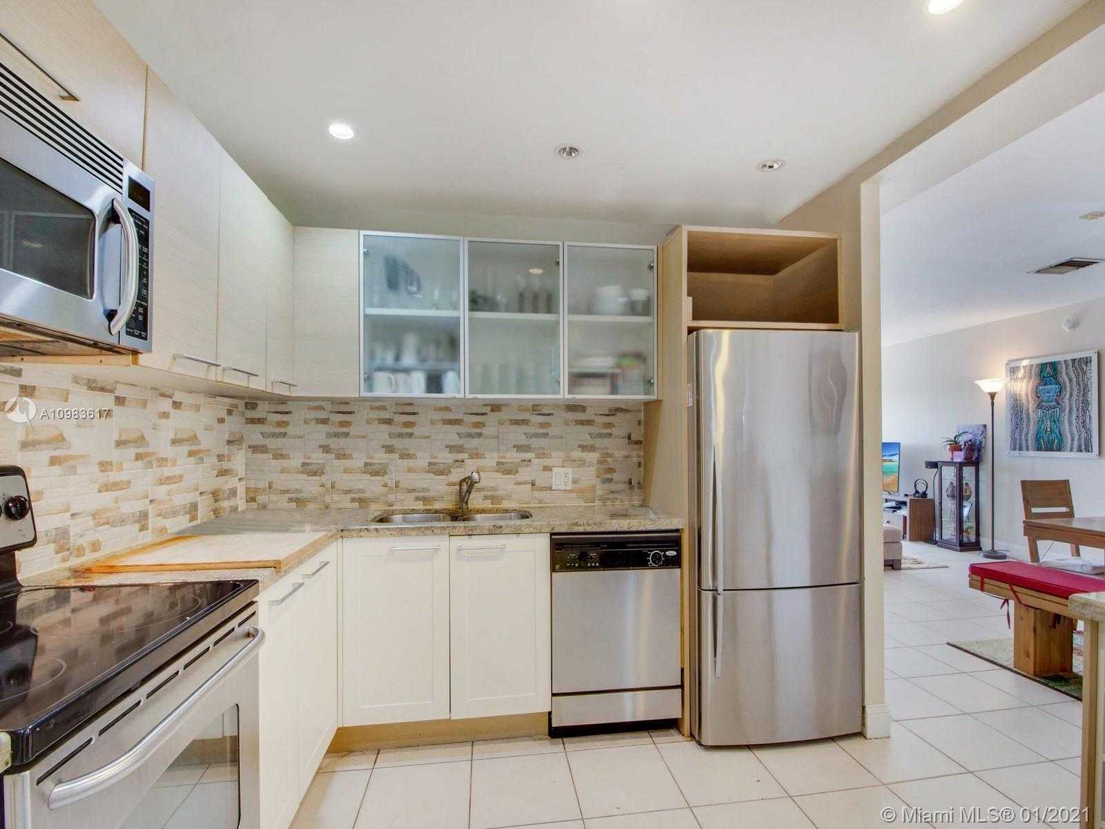 Small Image of 575 CRANDON BLVD #908, Key Biscayne Number 4