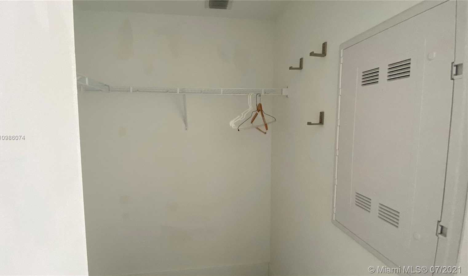 Small Image of 121 NORTH EAST 34TH ST #3003, Miami Number 21
