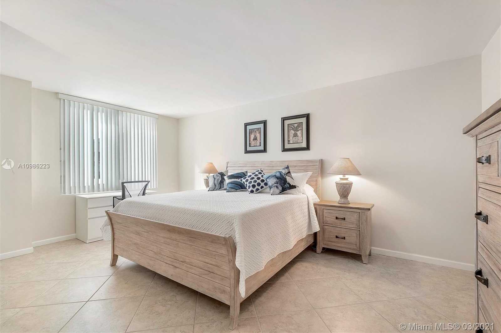 Small Image of 2301 COLLINS AVE #301, Miami Beach Number 9