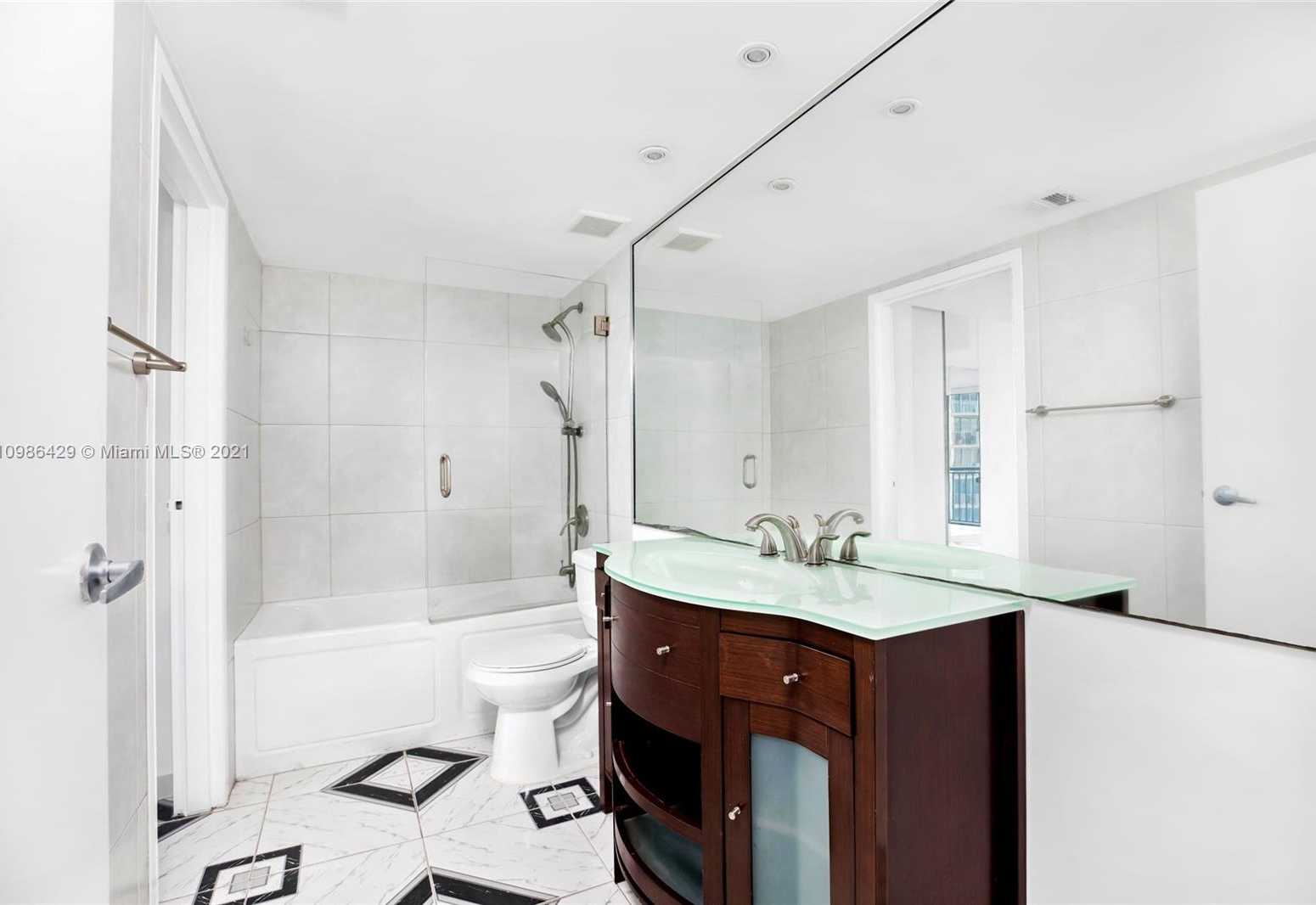 Small Image of 7601 EAST TREASURE DR #821, North Bay Village Number 5