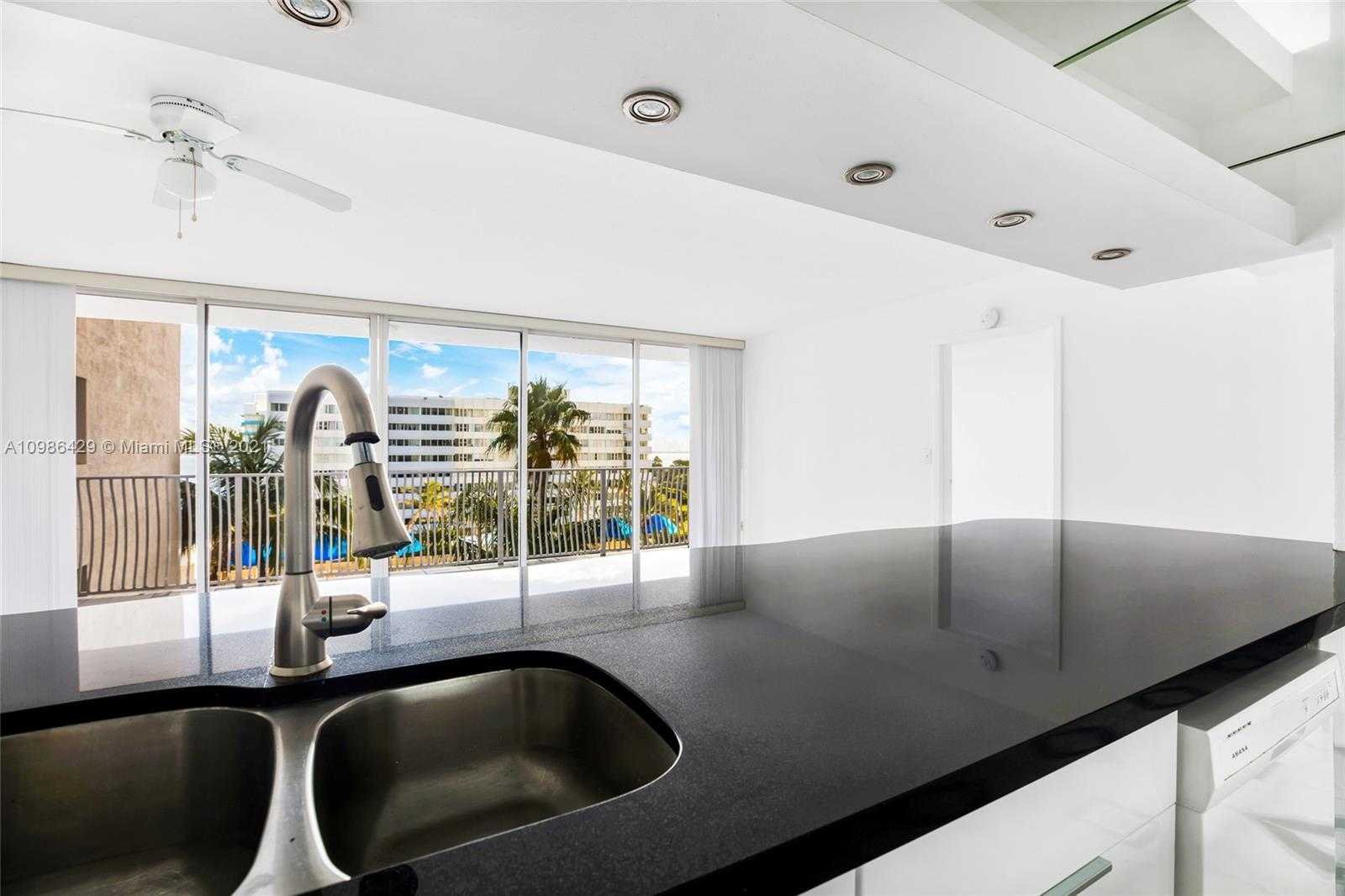 Small Image of 7601 EAST TREASURE DR #821, North Bay Village Number 9